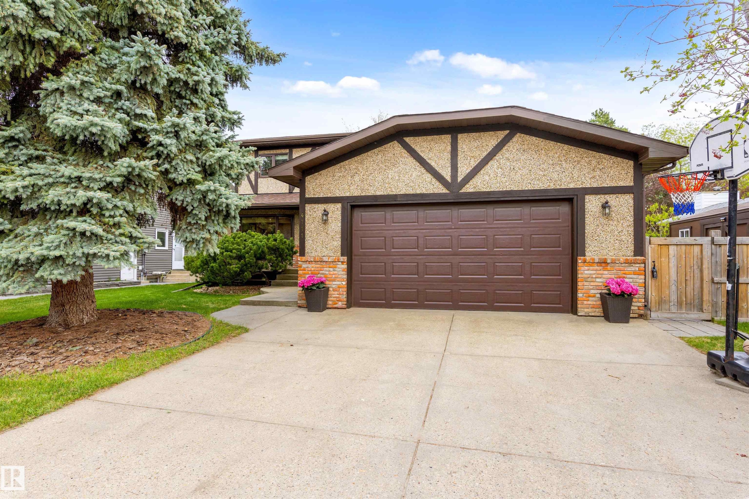 4711 Whitemud Road, Edmonton, AB - Outdoor
