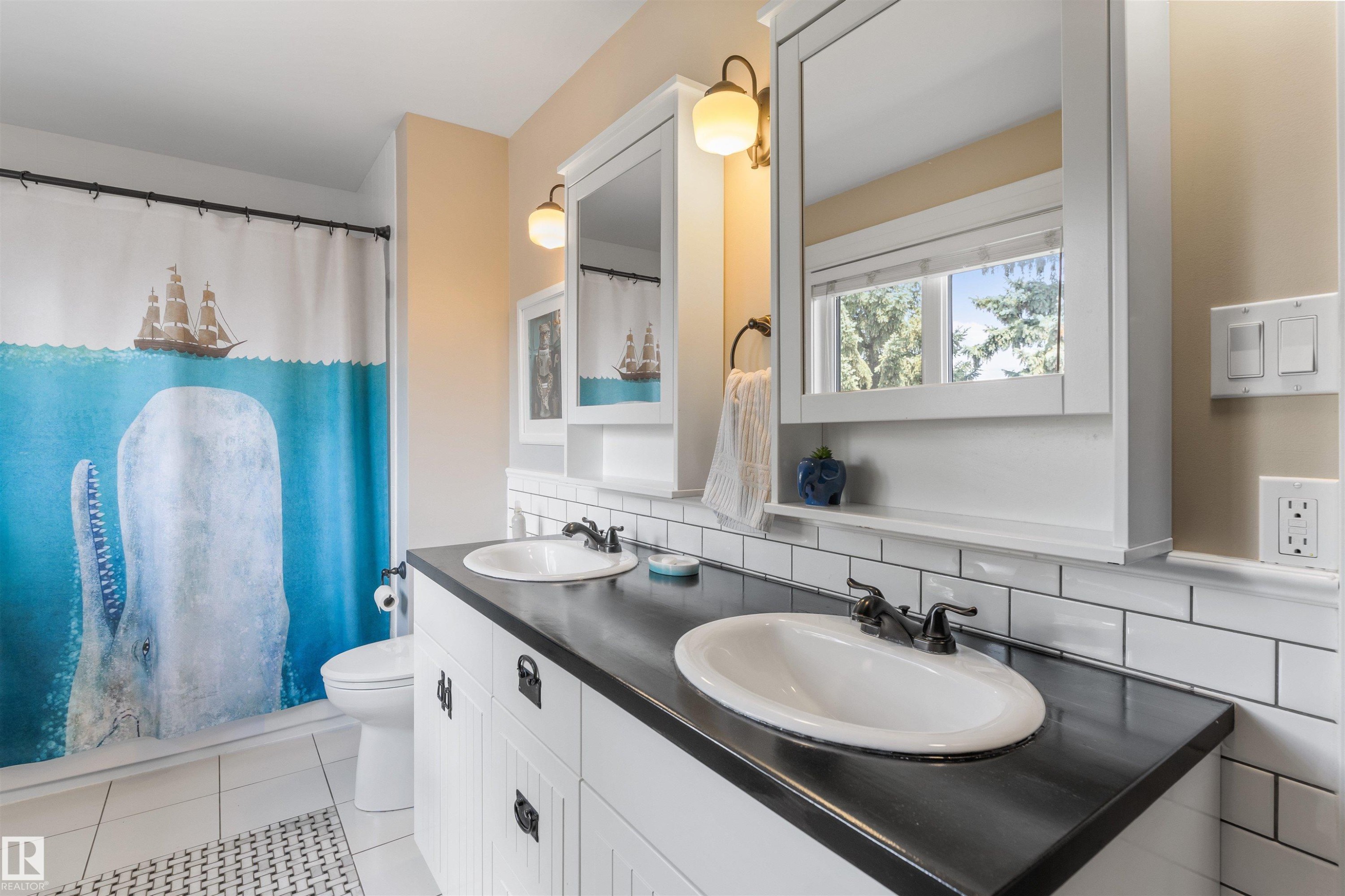 4711 Whitemud Road, Edmonton, AB - Indoor Photo Showing Bathroom