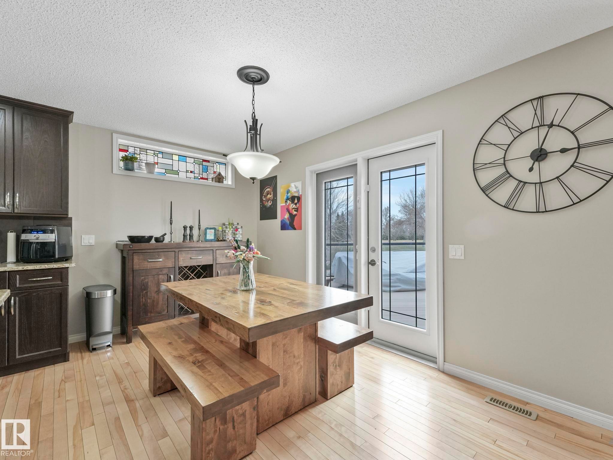 20853 92A Avenue Nw, Edmonton, AB - Indoor