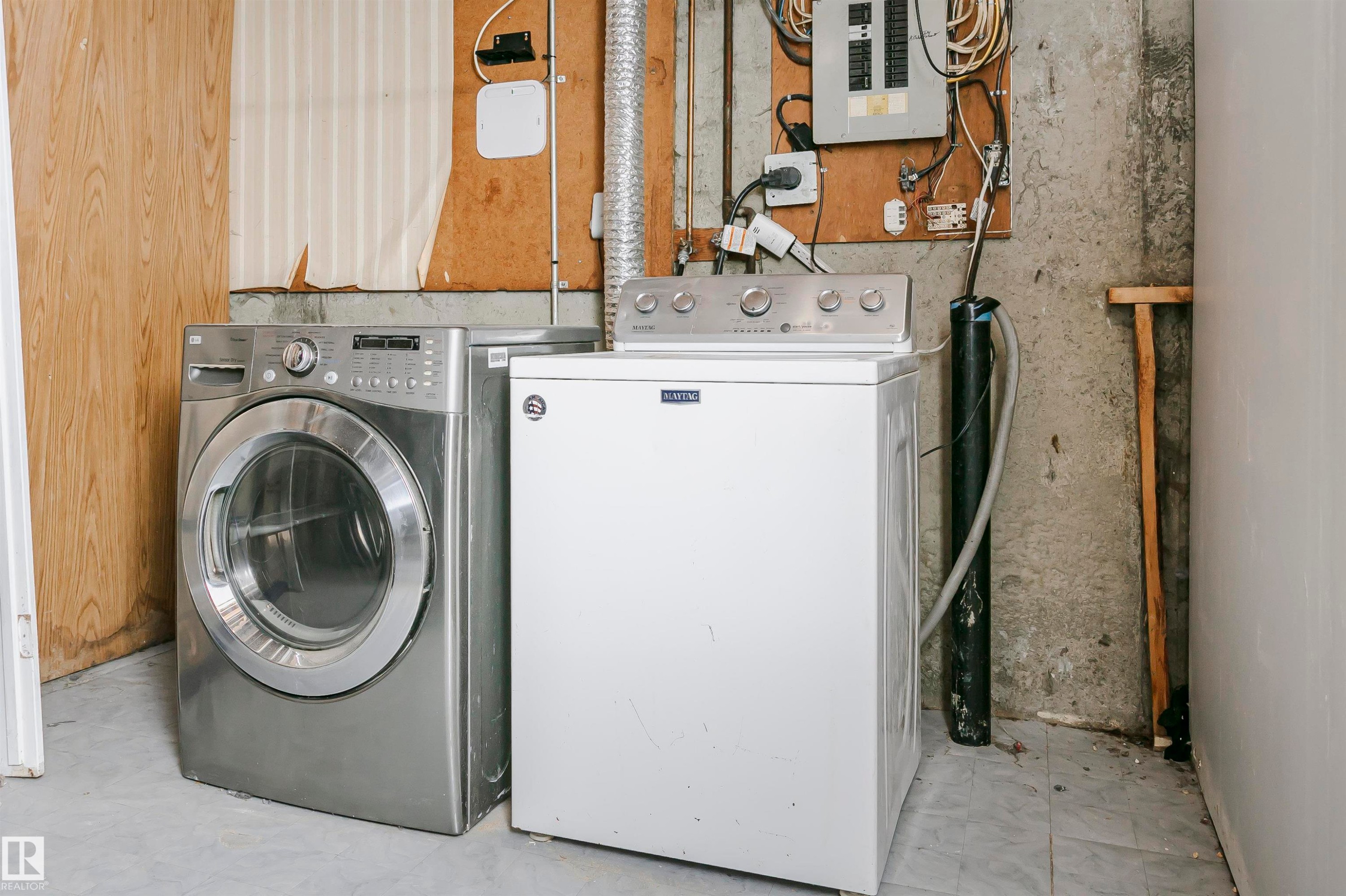 Laundry area in large utility room. - 11436 161 Avenue, Edmonton, AB - Indoor Photo Showing Laundry Room