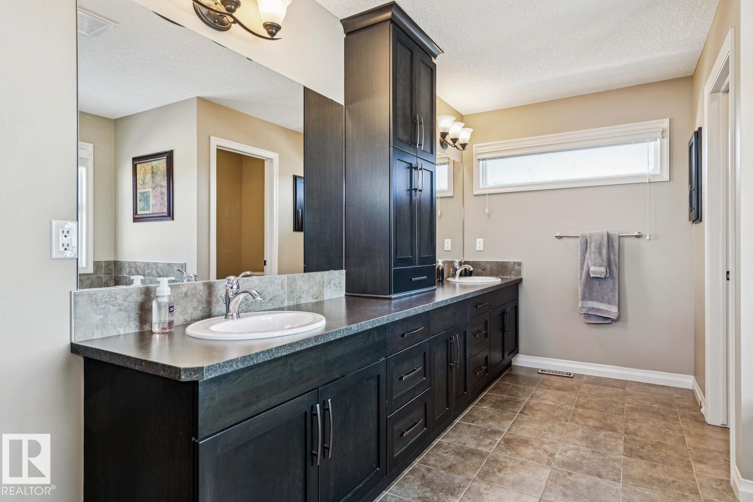 3673 Atkinson Loop, Edmonton, AB - Indoor Photo Showing Bathroom