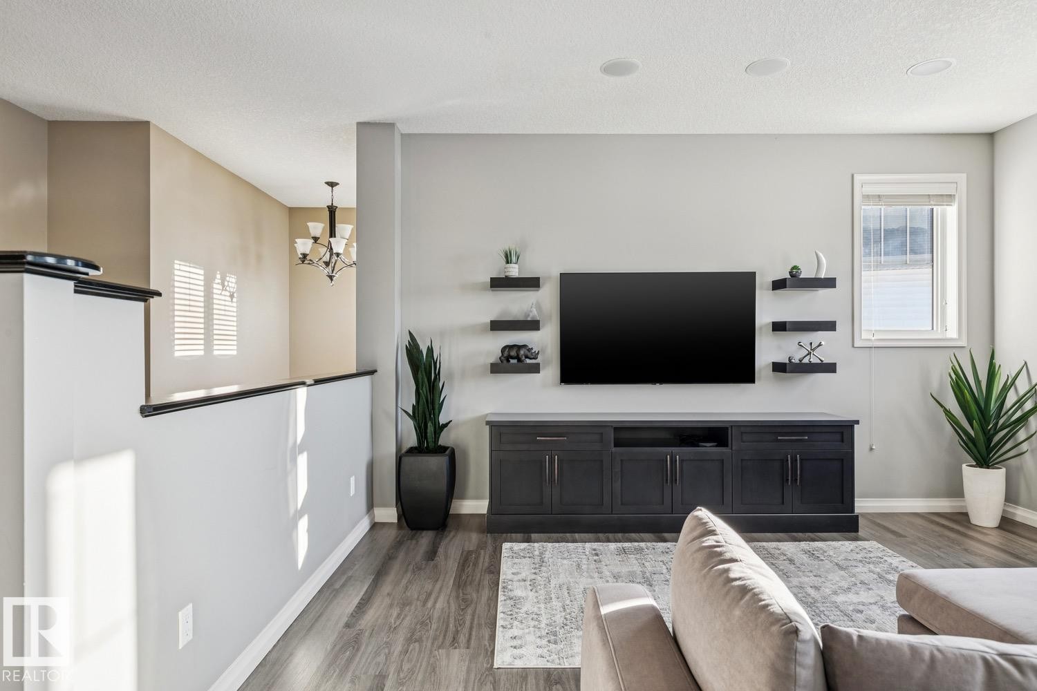 3673 Atkinson Loop, Edmonton, AB - Indoor Photo Showing Living Room