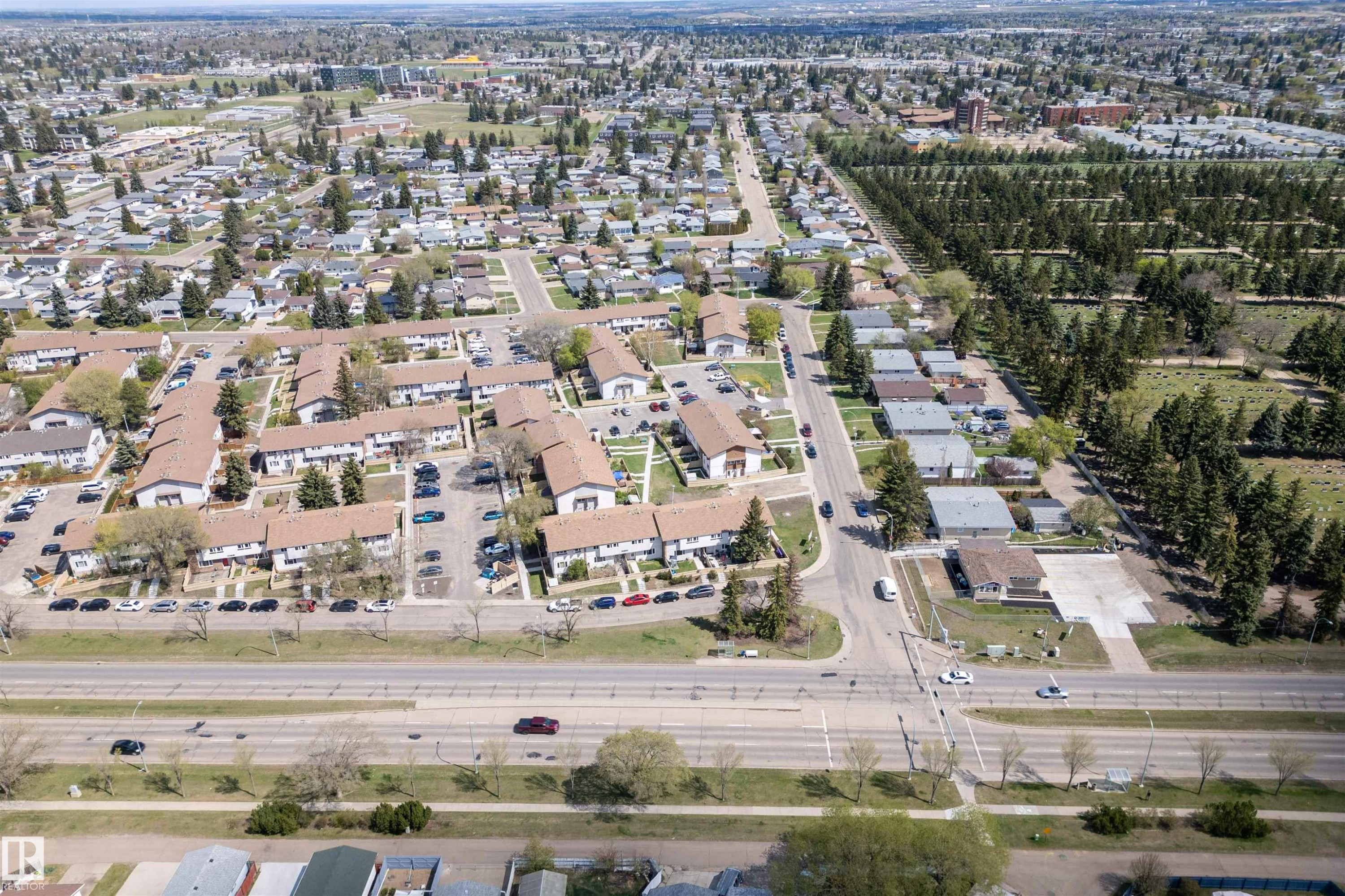 8 14105 82 Street, Edmonton, AB - Outdoor With View