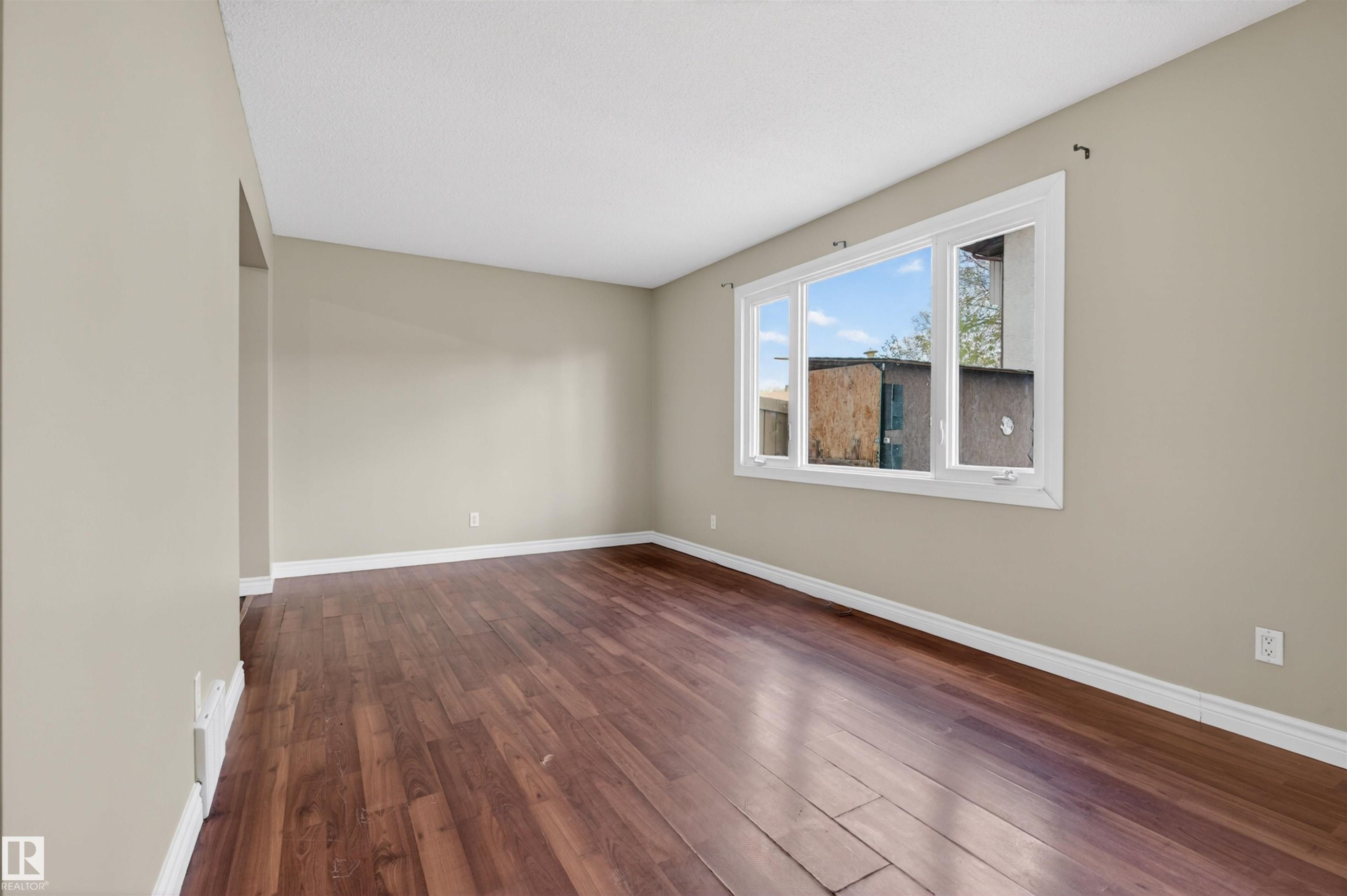 8 14105 82 Street, Edmonton, AB - Indoor Photo Showing Other Room