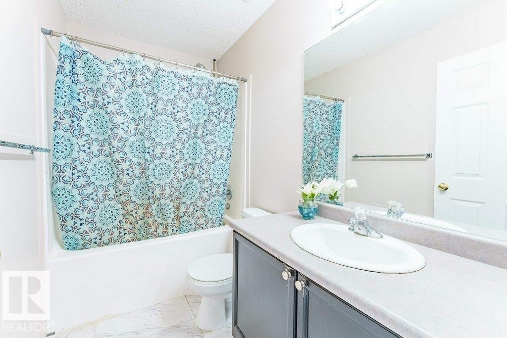 2920 30 Street, Edmonton, AB - Indoor Photo Showing Bathroom