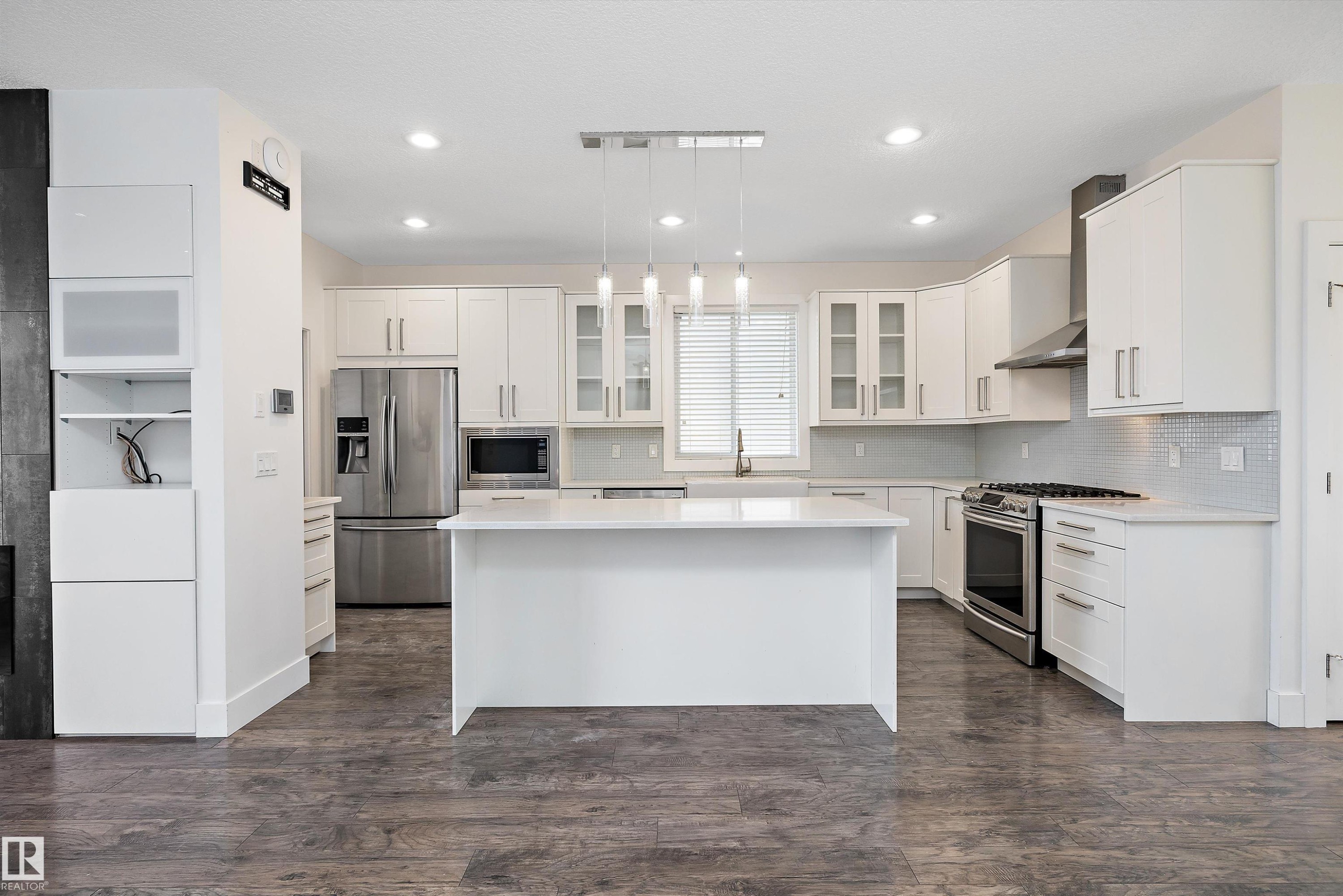 14026 101A Avenue, Edmonton, AB - Indoor Photo Showing Kitchen With Upgraded Kitchen