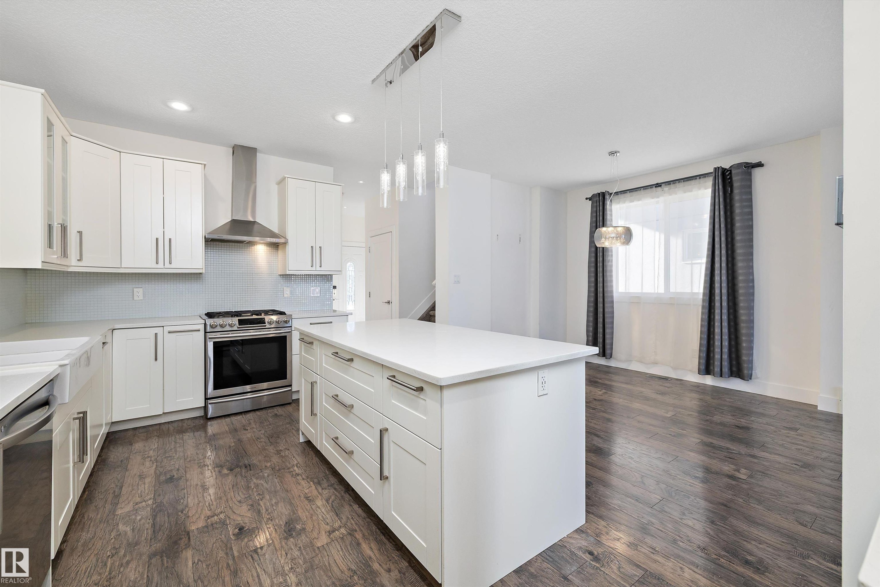 14026 101A Avenue, Edmonton, AB - Indoor Photo Showing Kitchen