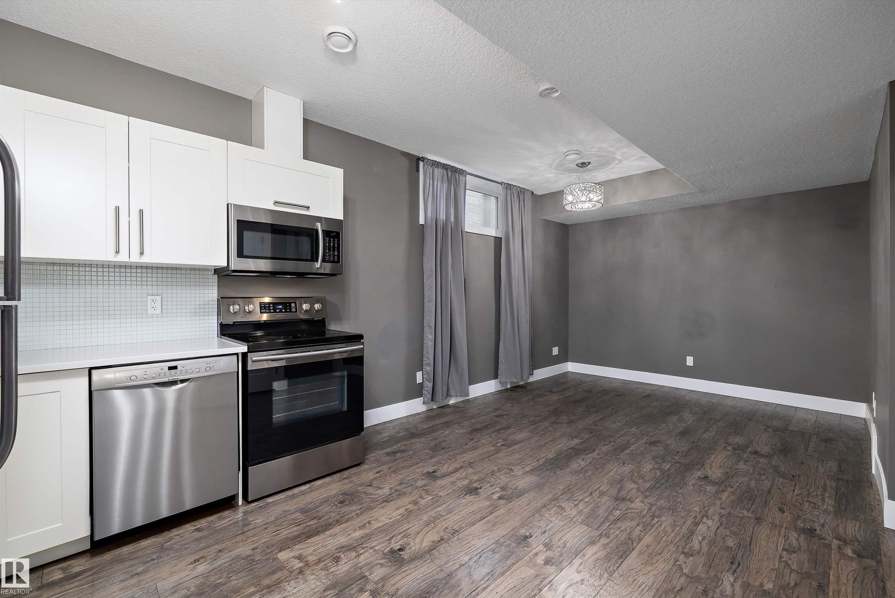 14026 101A Avenue, Edmonton, AB - Indoor Photo Showing Kitchen