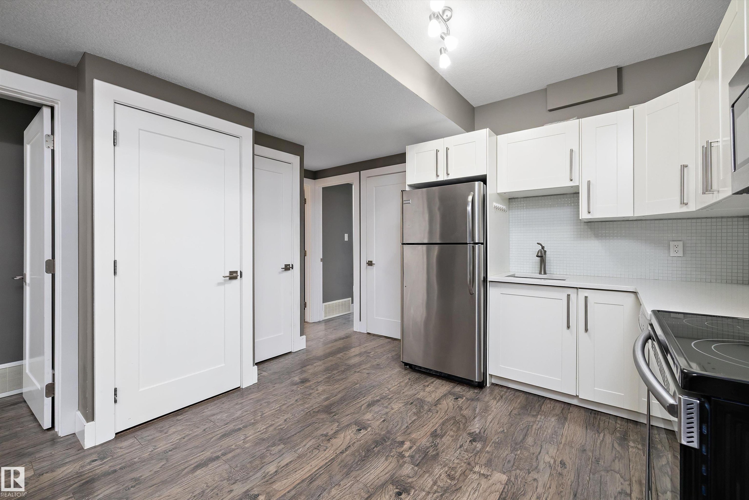 14026 101A Avenue, Edmonton, AB - Indoor Photo Showing Kitchen