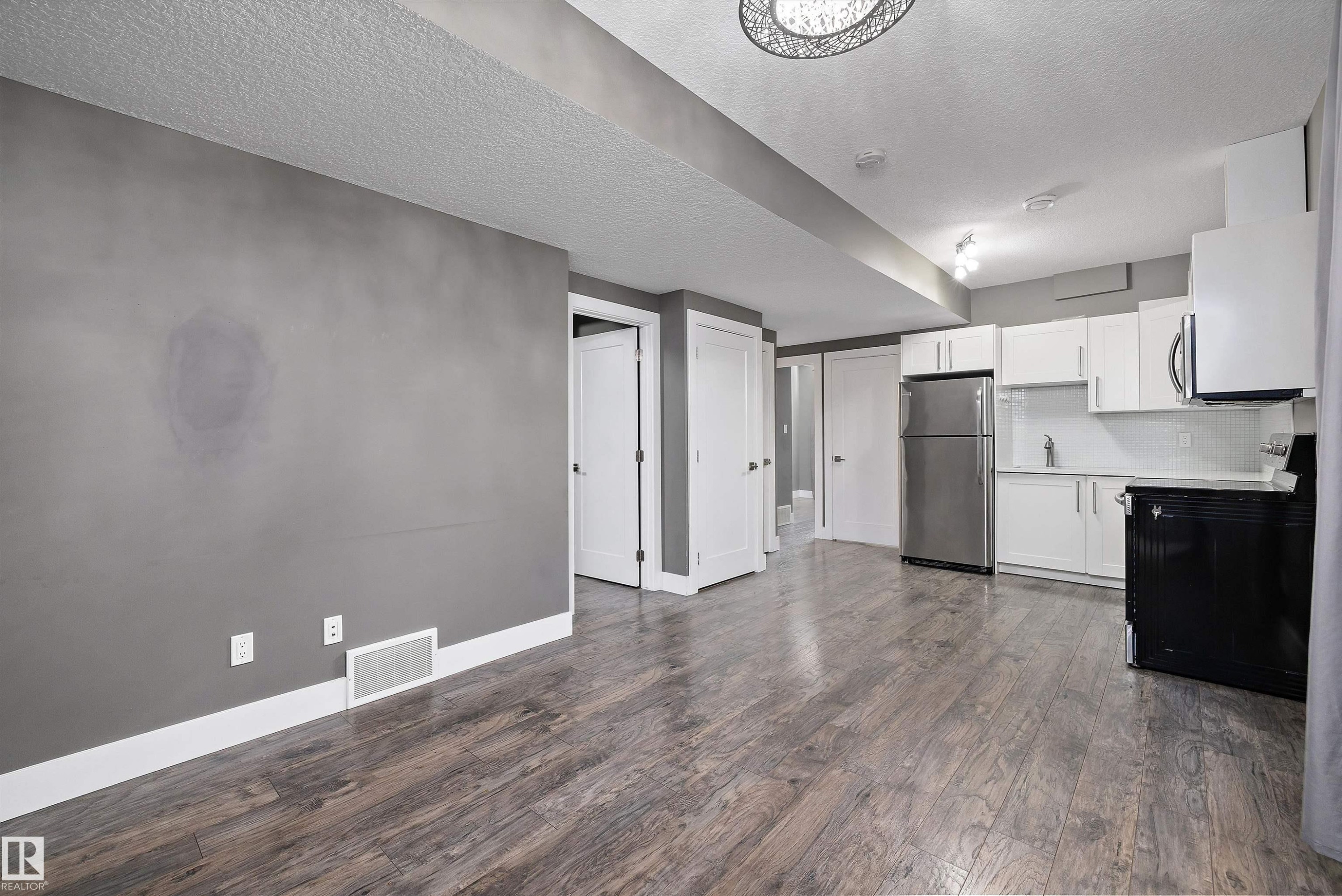 14026 101A Avenue, Edmonton, AB - Indoor Photo Showing Kitchen