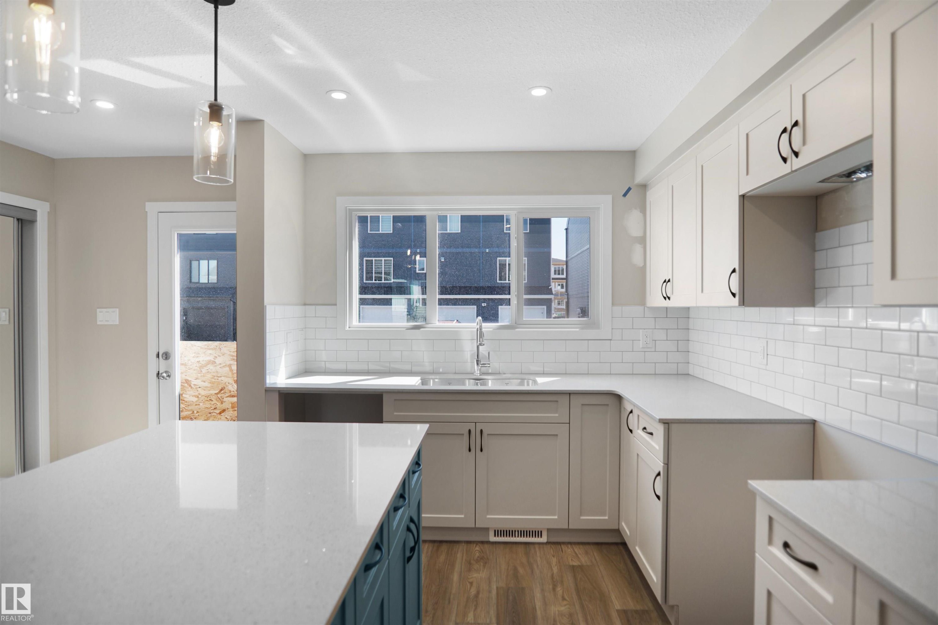 19453 22 Avenue, Edmonton, AB - Indoor Photo Showing Kitchen With Upgraded Kitchen