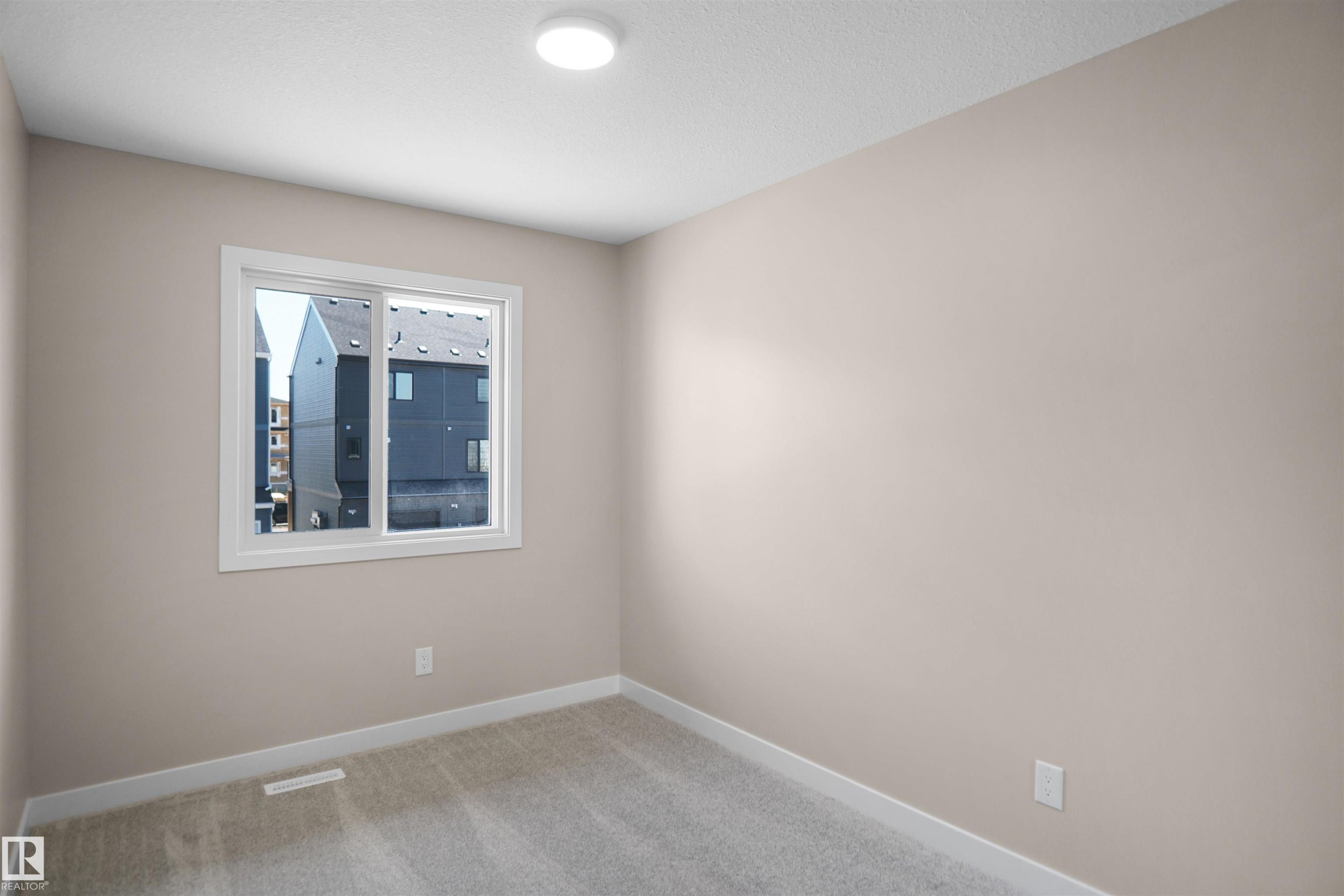 19453 22 Avenue, Edmonton, AB - Indoor Photo Showing Other Room