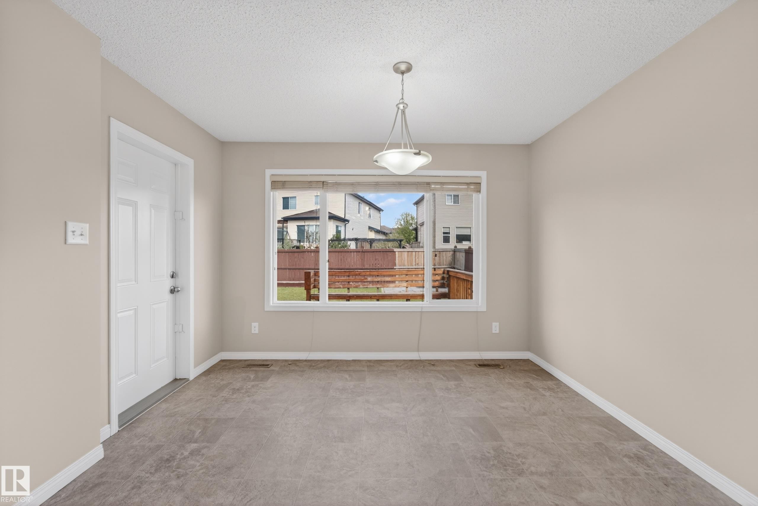 1731 55 Street, Edmonton, AB - Indoor Photo Showing Other Room