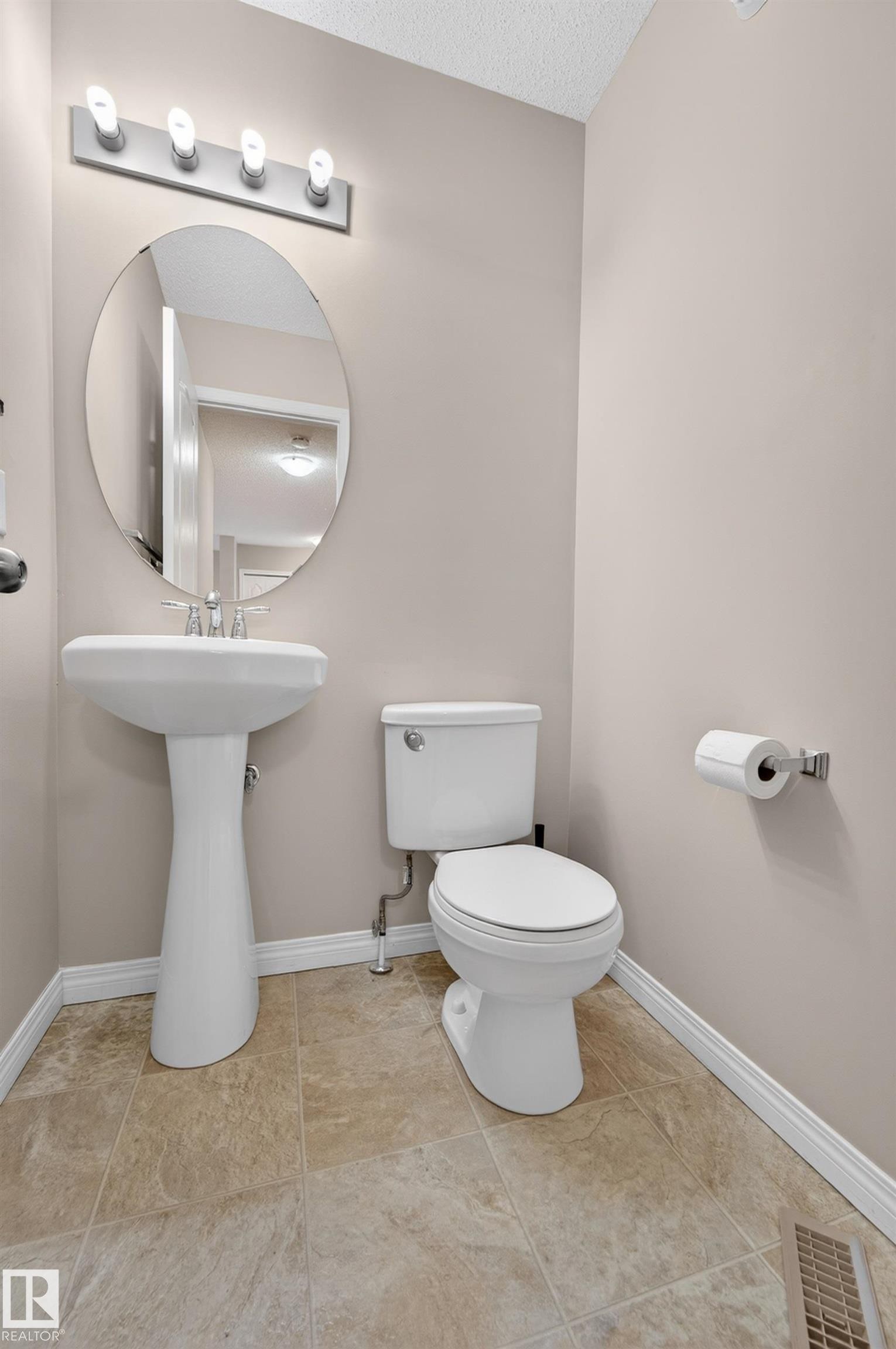 1731 55 Street, Edmonton, AB - Indoor Photo Showing Bathroom