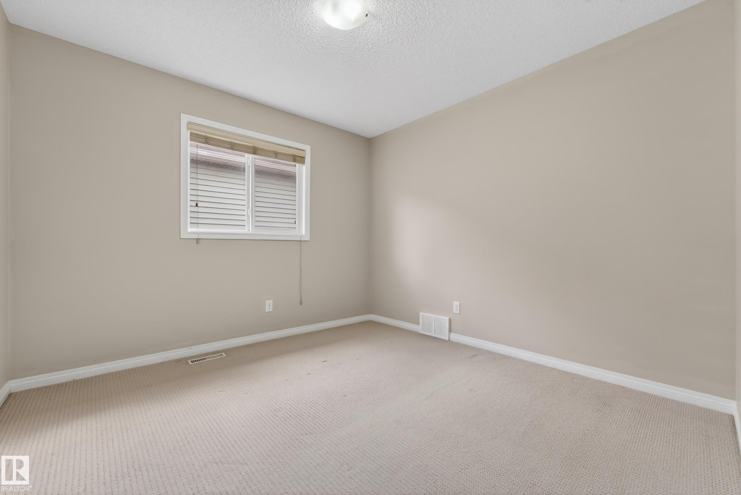 1731 55 Street, Edmonton, AB - Indoor Photo Showing Other Room