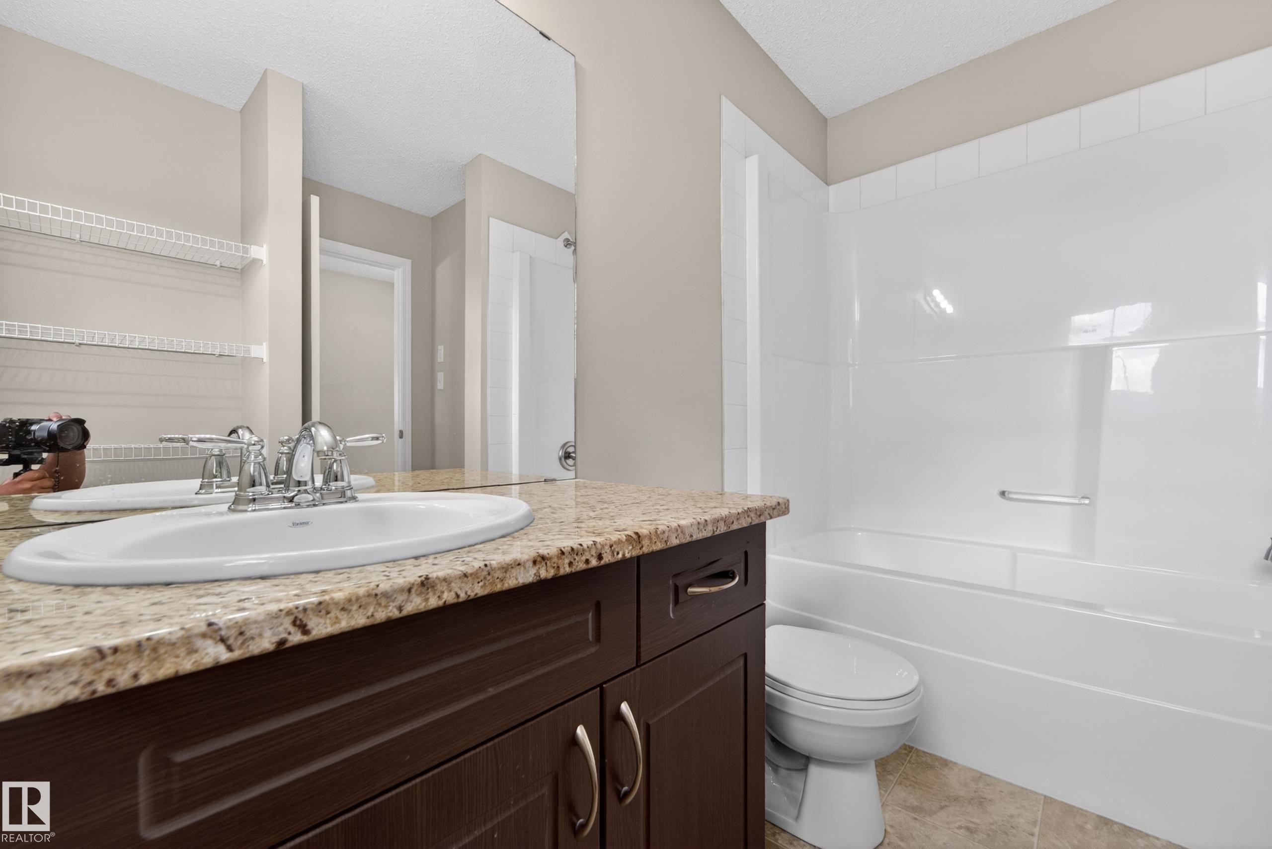 1731 55 Street, Edmonton, AB - Indoor Photo Showing Bathroom