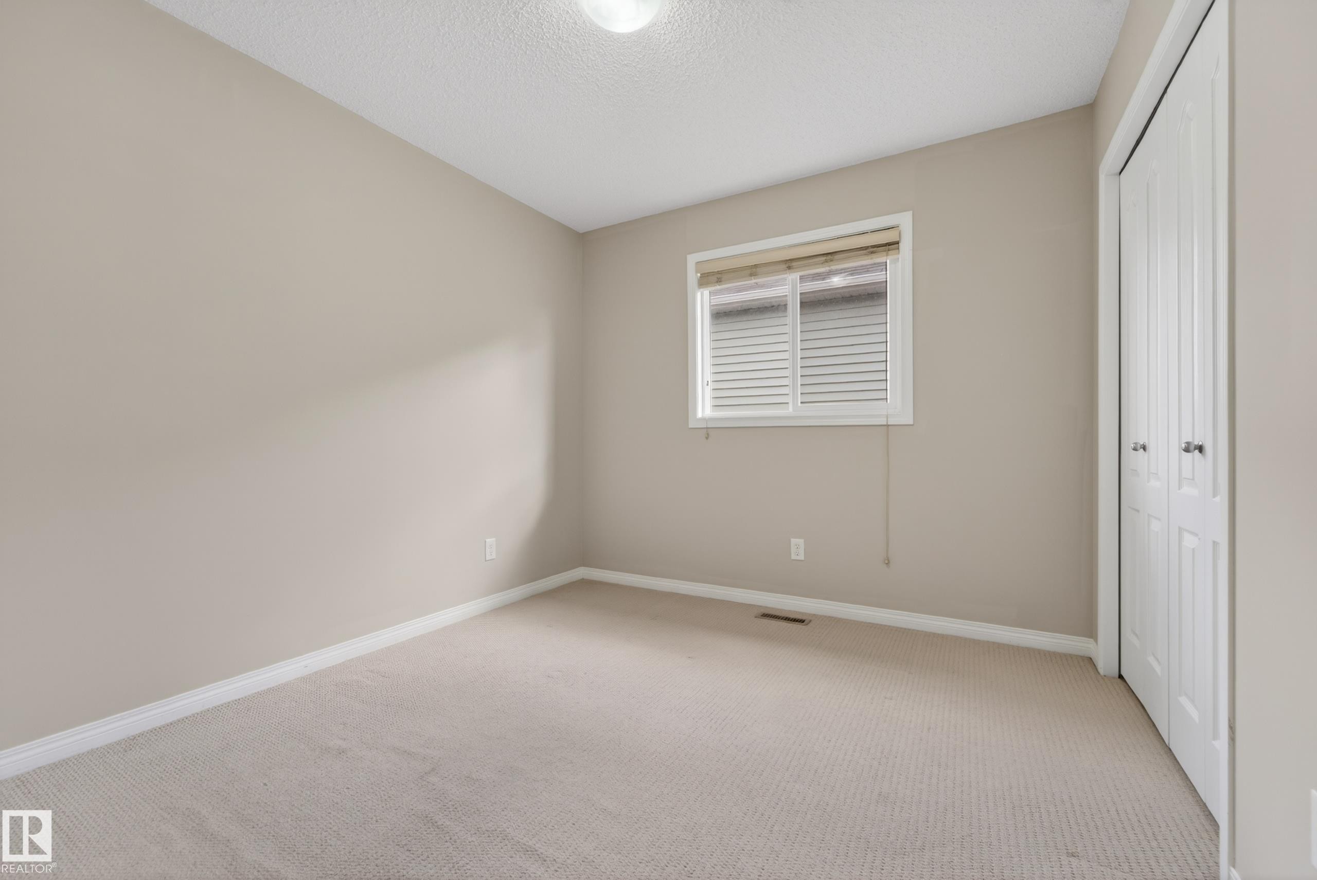 1731 55 Street, Edmonton, AB - Indoor Photo Showing Other Room