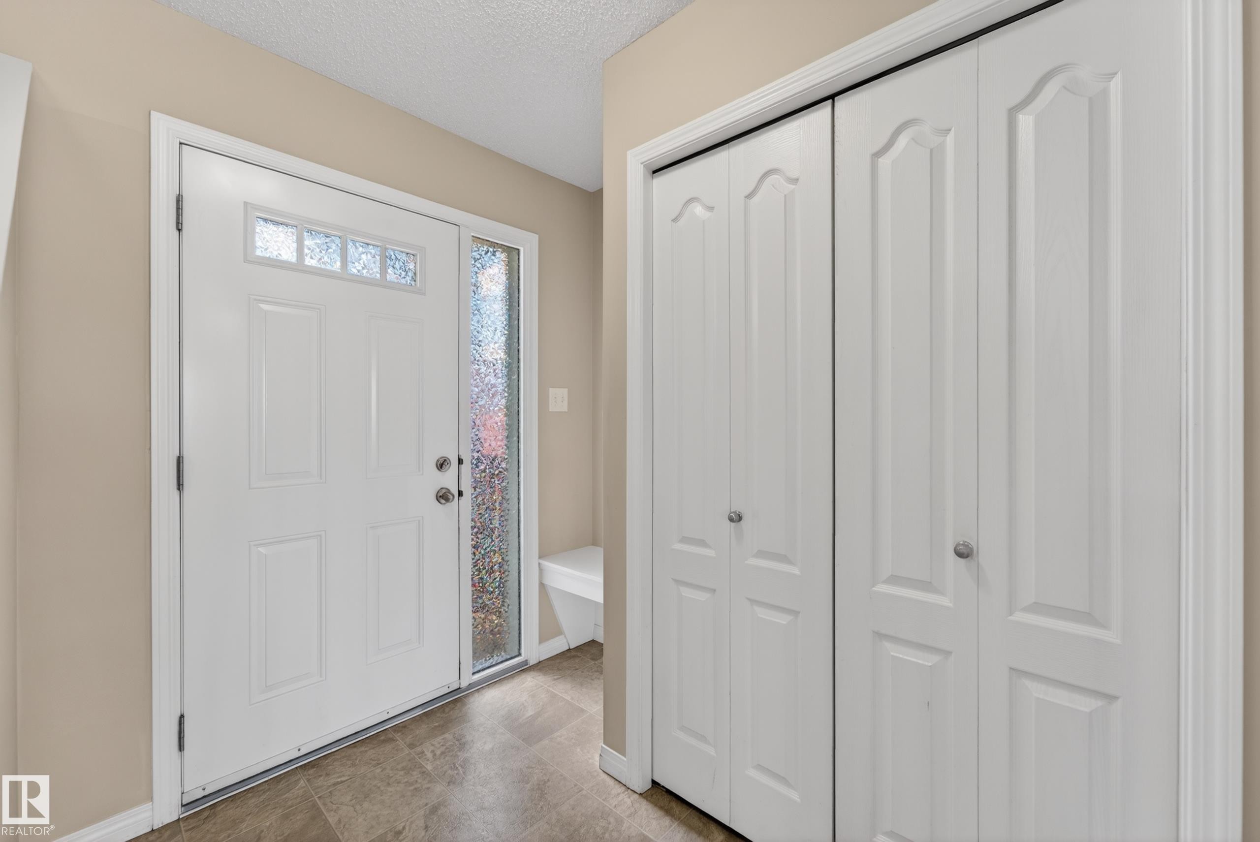 1731 55 Street, Edmonton, AB - Indoor Photo Showing Other Room