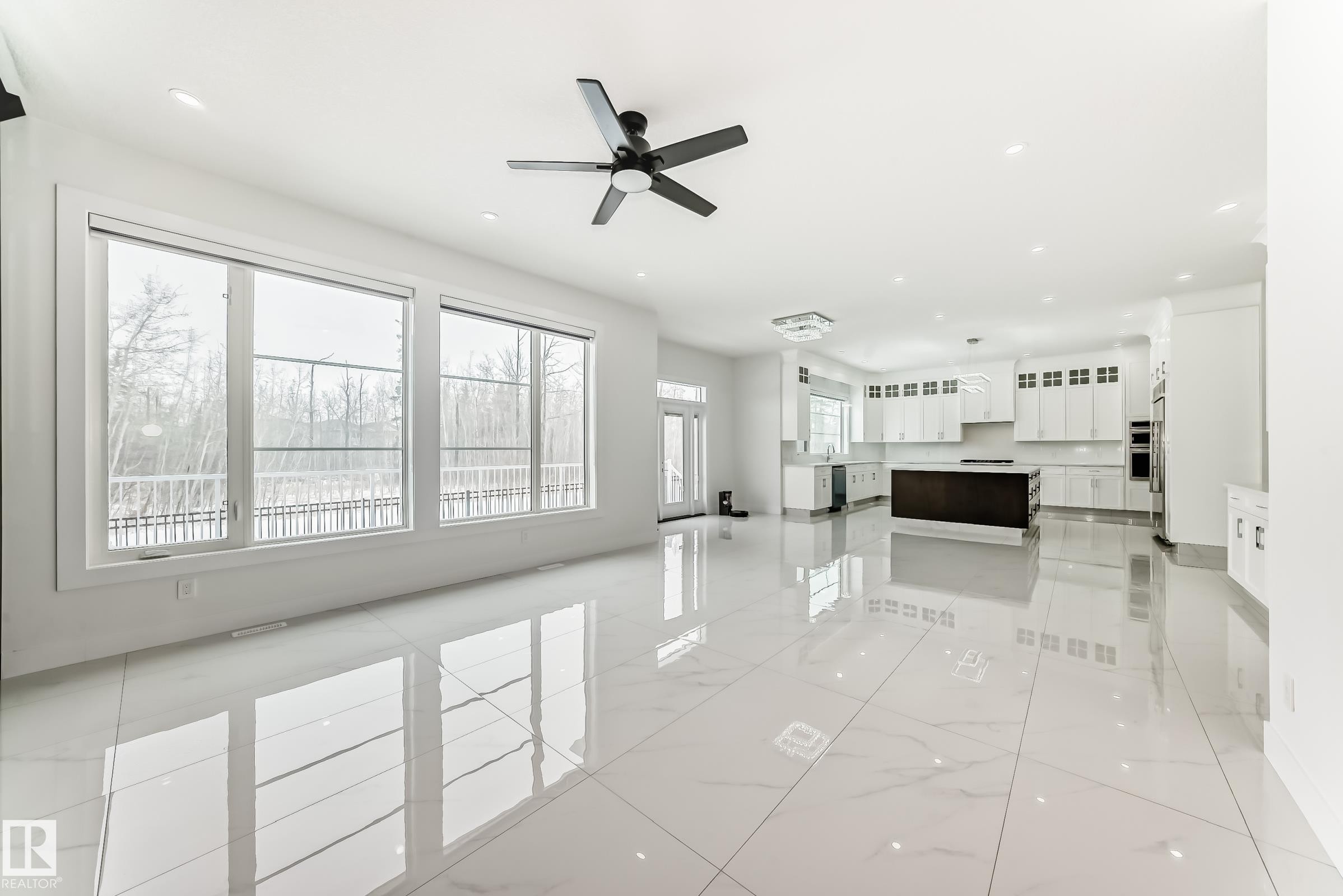 340 33 Ave Nw, Edmonton, AB - Indoor Photo Showing Other Room