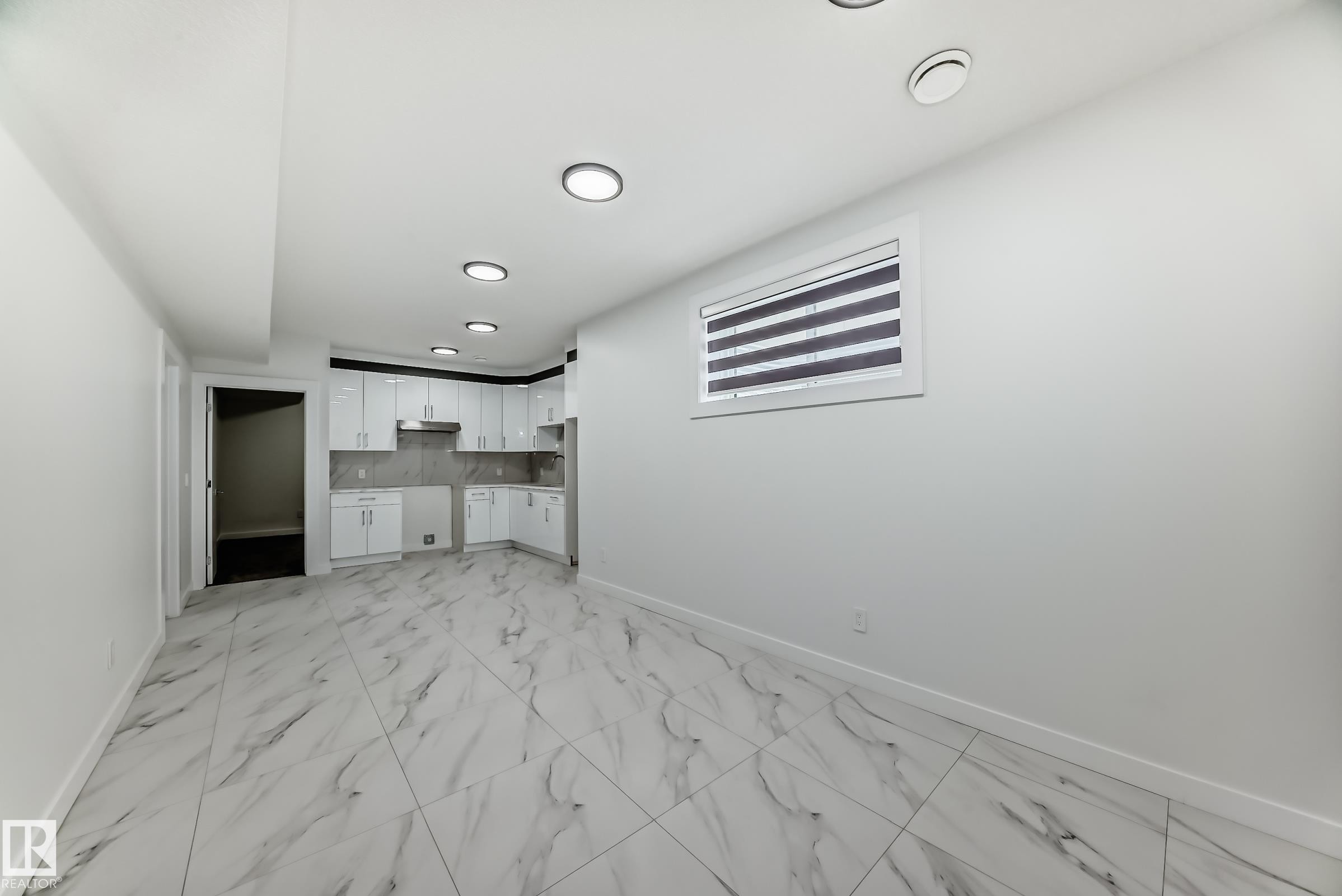 340 33 Ave Nw, Edmonton, AB - Indoor Photo Showing Other Room