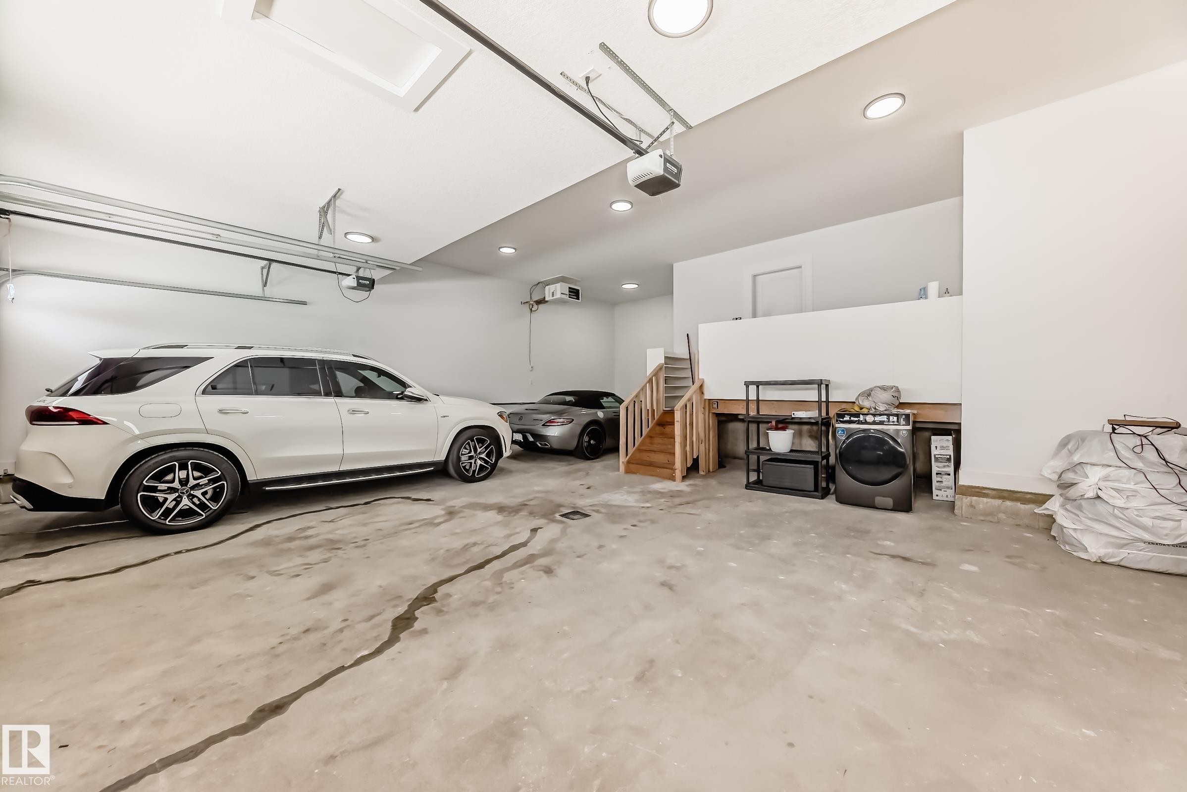 340 33 Ave Nw, Edmonton, AB - Indoor Photo Showing Garage