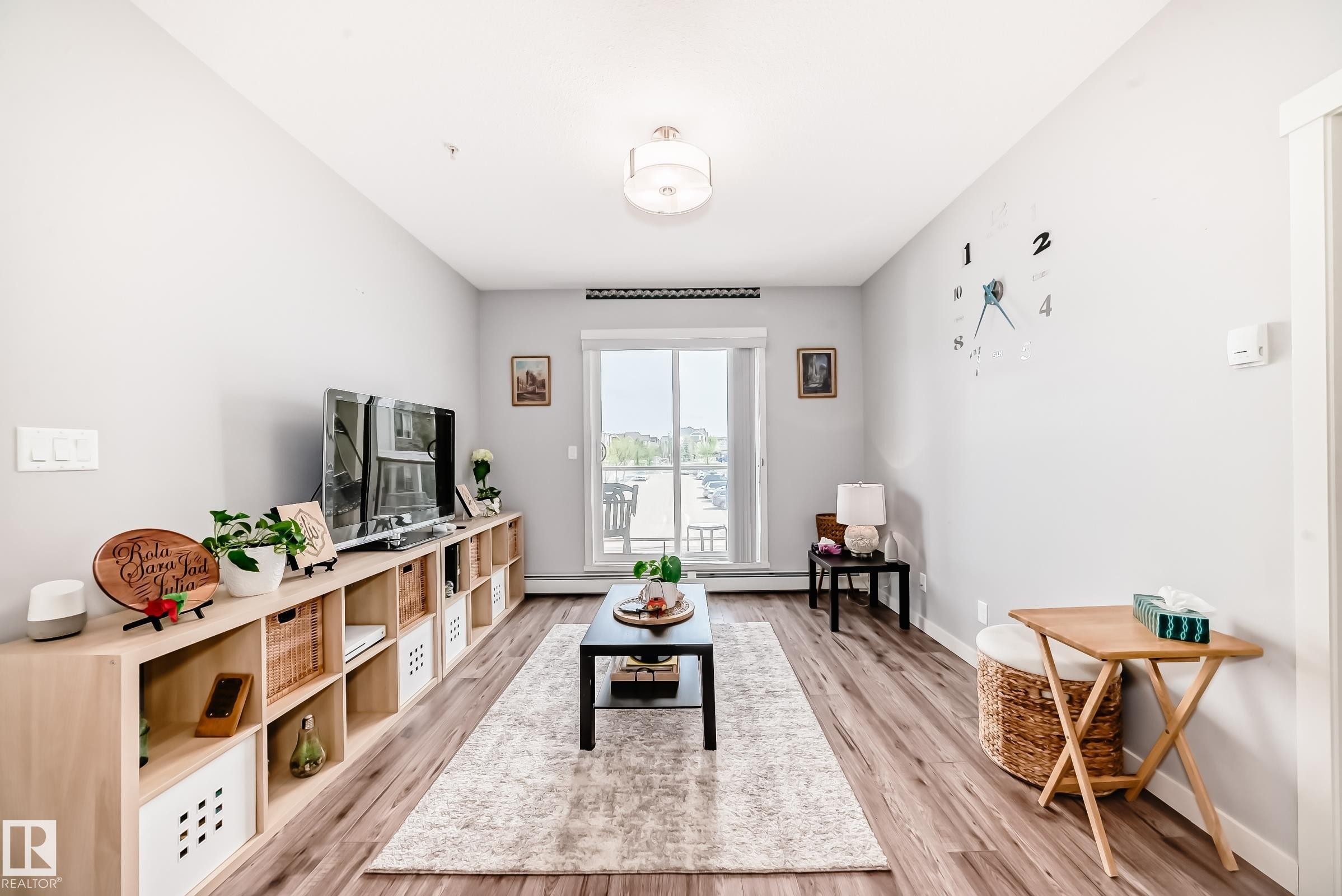 208 812 Welsh Drive, Edmonton, AB - Indoor Photo Showing Living Room