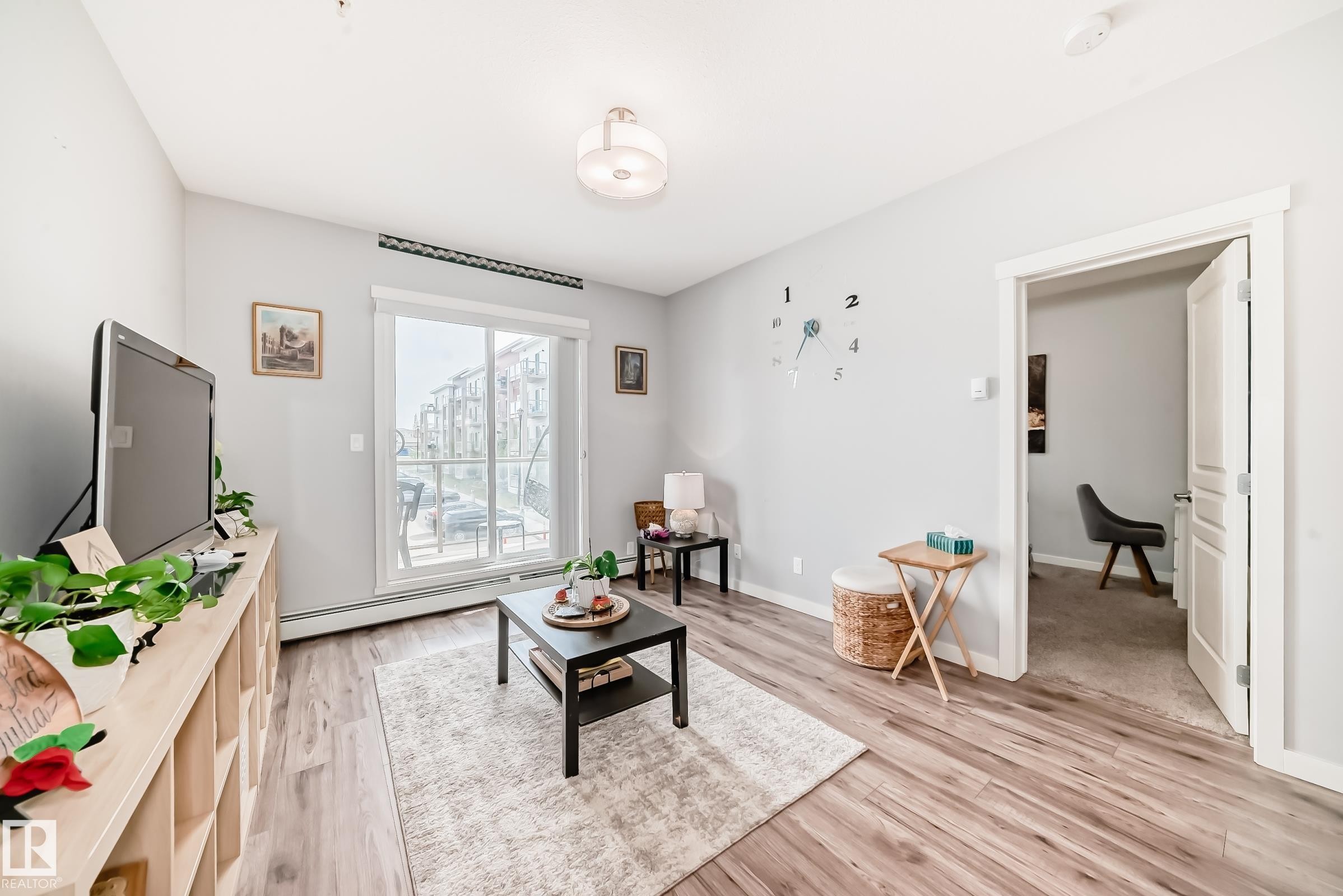 208 812 Welsh Drive, Edmonton, AB - Indoor