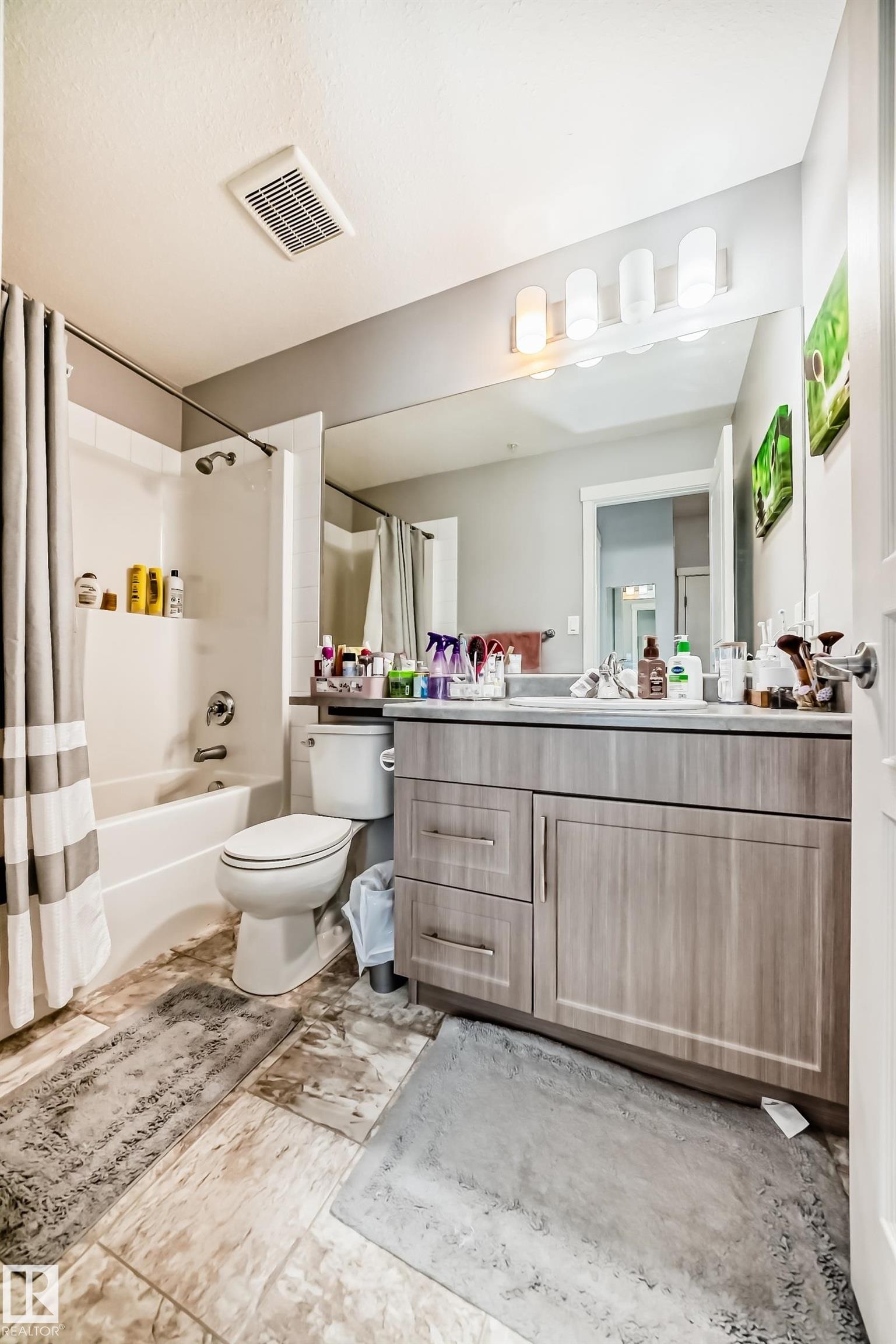 208 812 Welsh Drive, Edmonton, AB - Indoor Photo Showing Bathroom