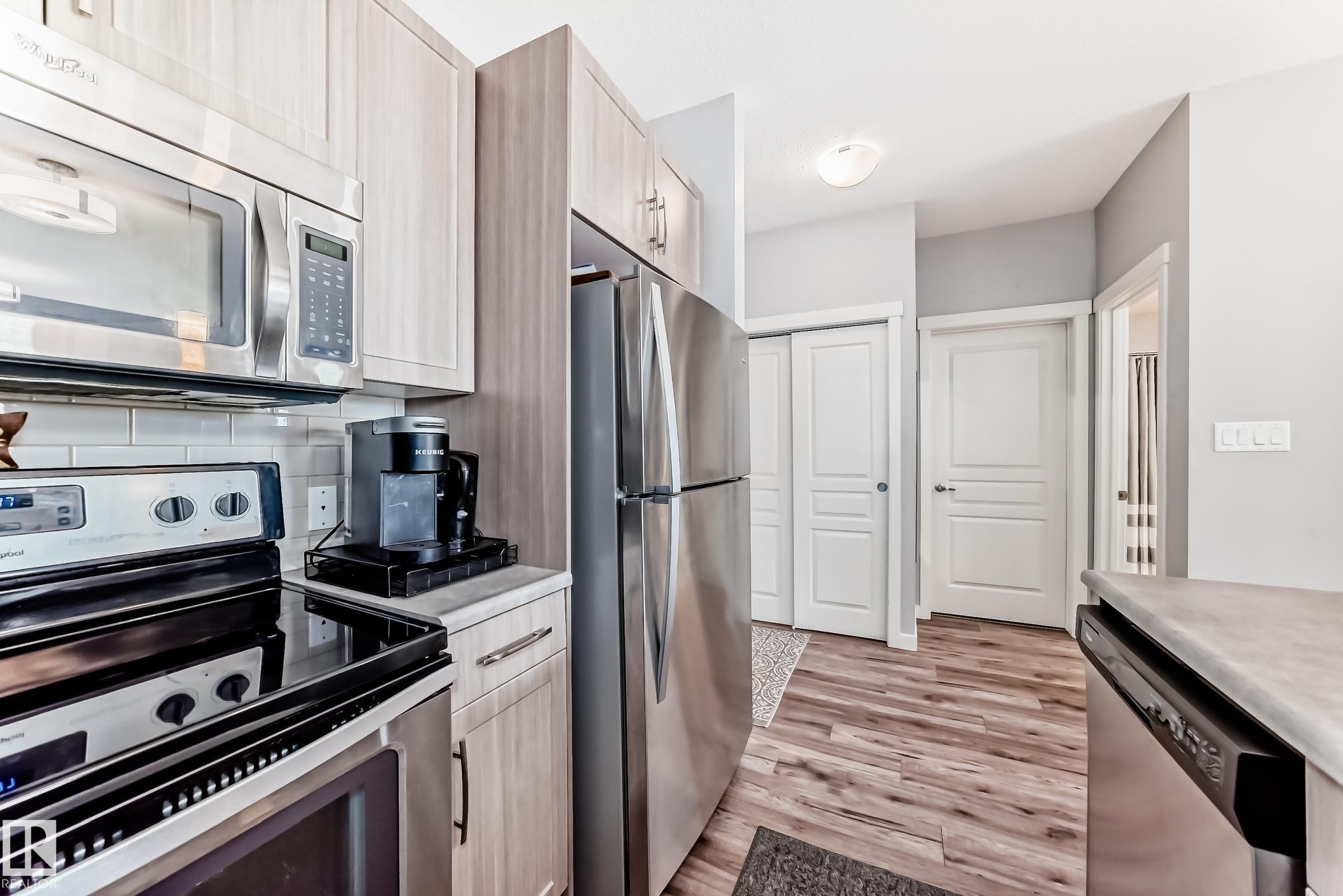 208 812 Welsh Drive, Edmonton, AB - Indoor Photo Showing Kitchen With Stainless Steel Kitchen
