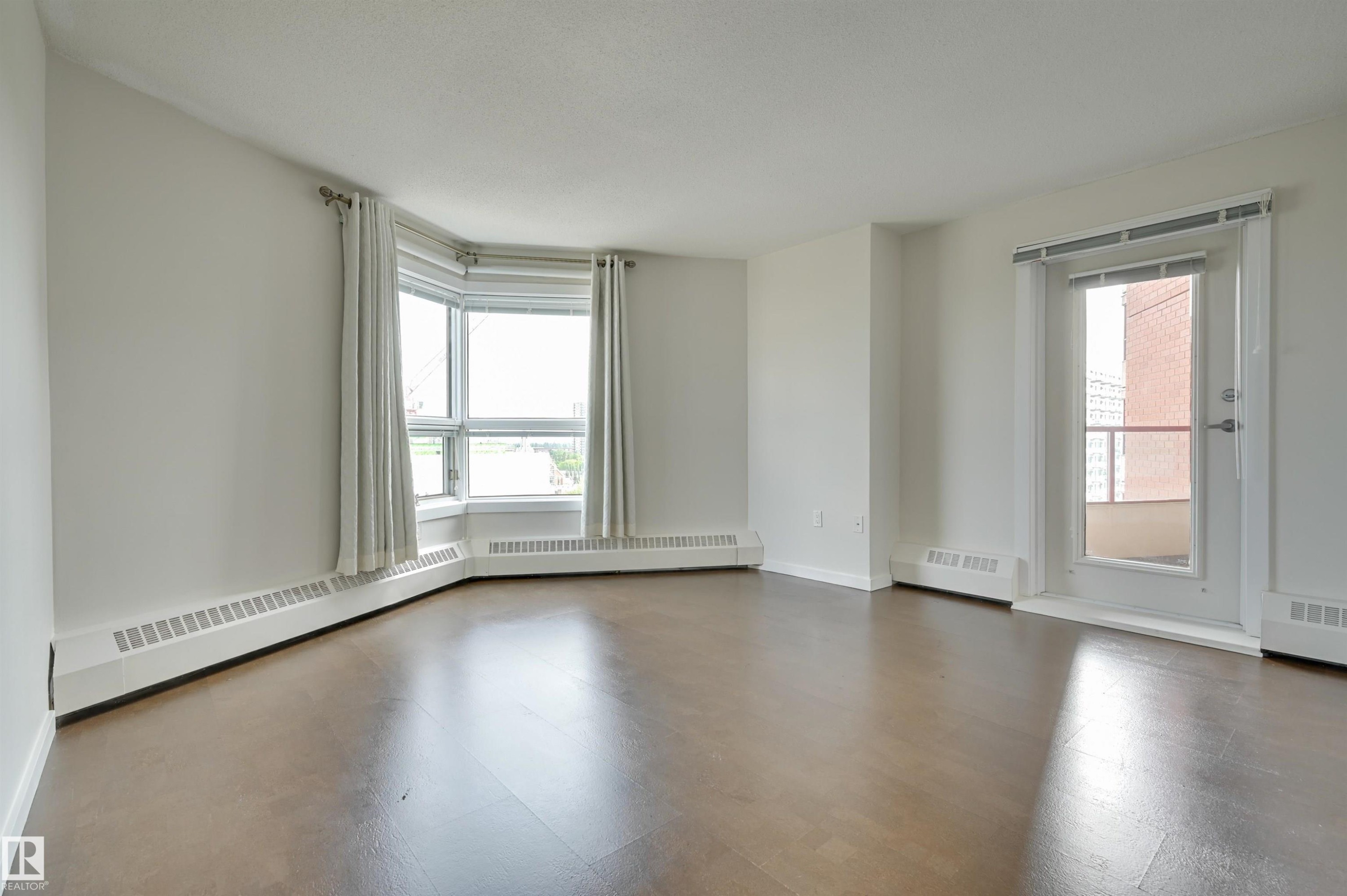 1003 12319 Jasper Avenue, Edmonton, AB - Indoor Photo Showing Other Room