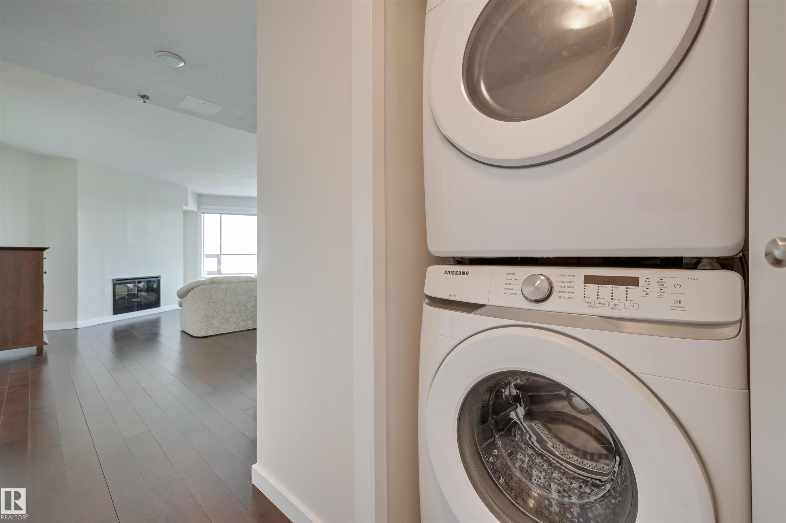 1003 12319 Jasper Avenue, Edmonton, AB - Indoor Photo Showing Laundry Room