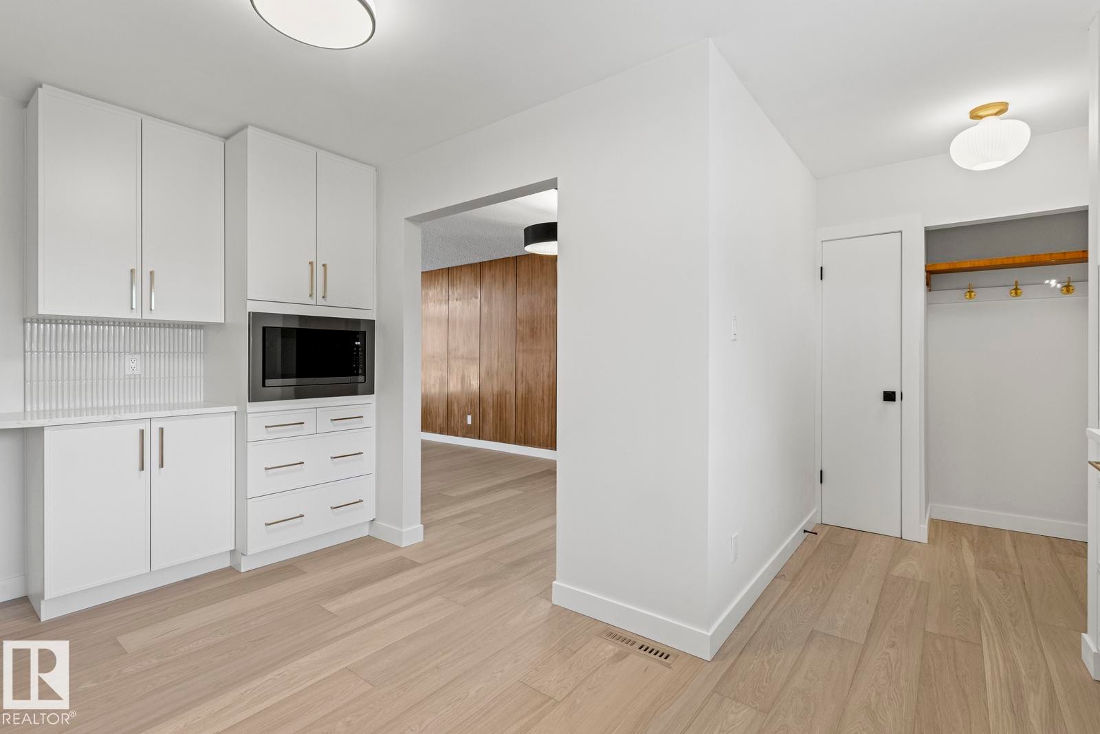 10629 79 Street, Edmonton, AB - Indoor Photo Showing Kitchen
