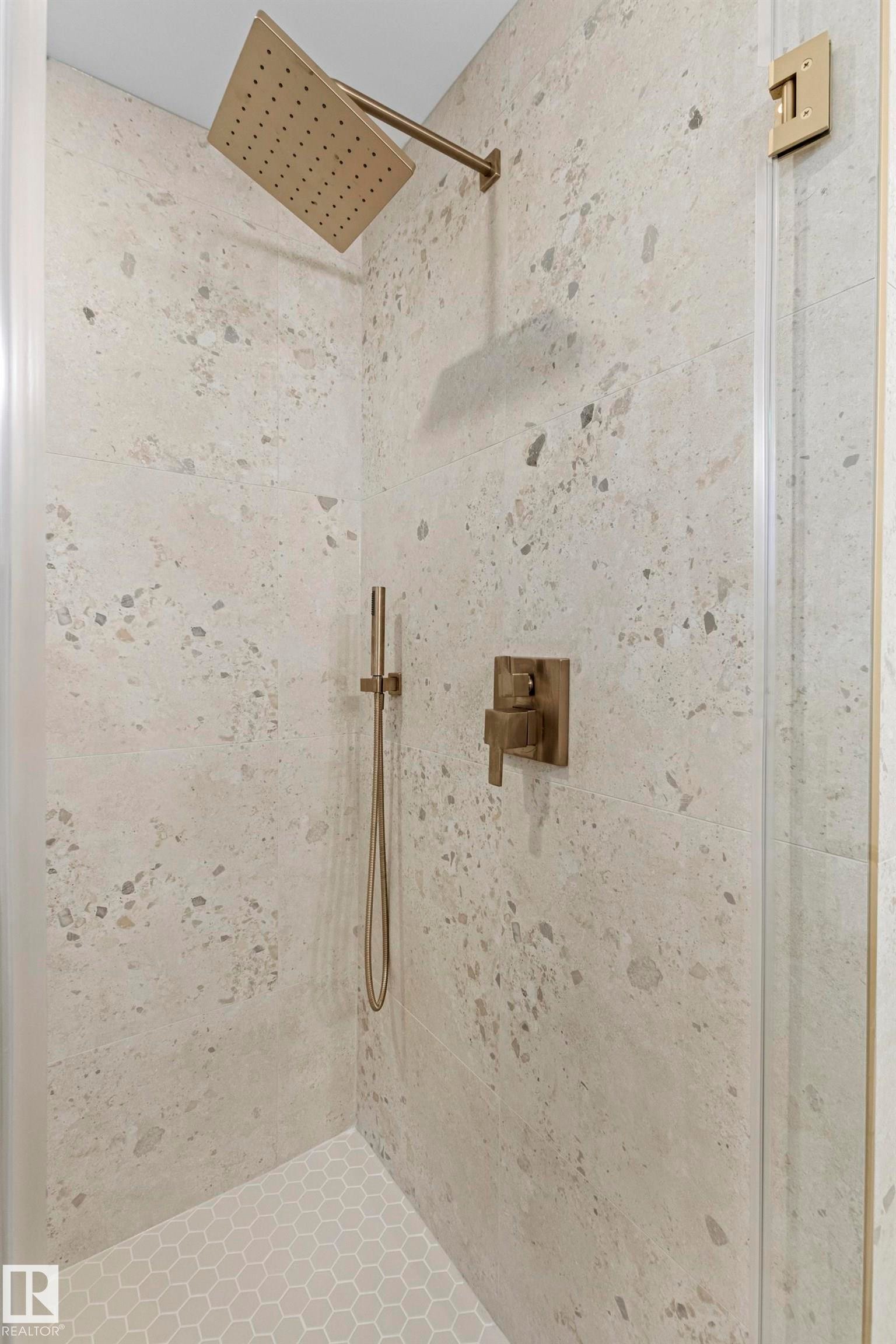 10629 79 Street, Edmonton, AB - Indoor Photo Showing Bathroom