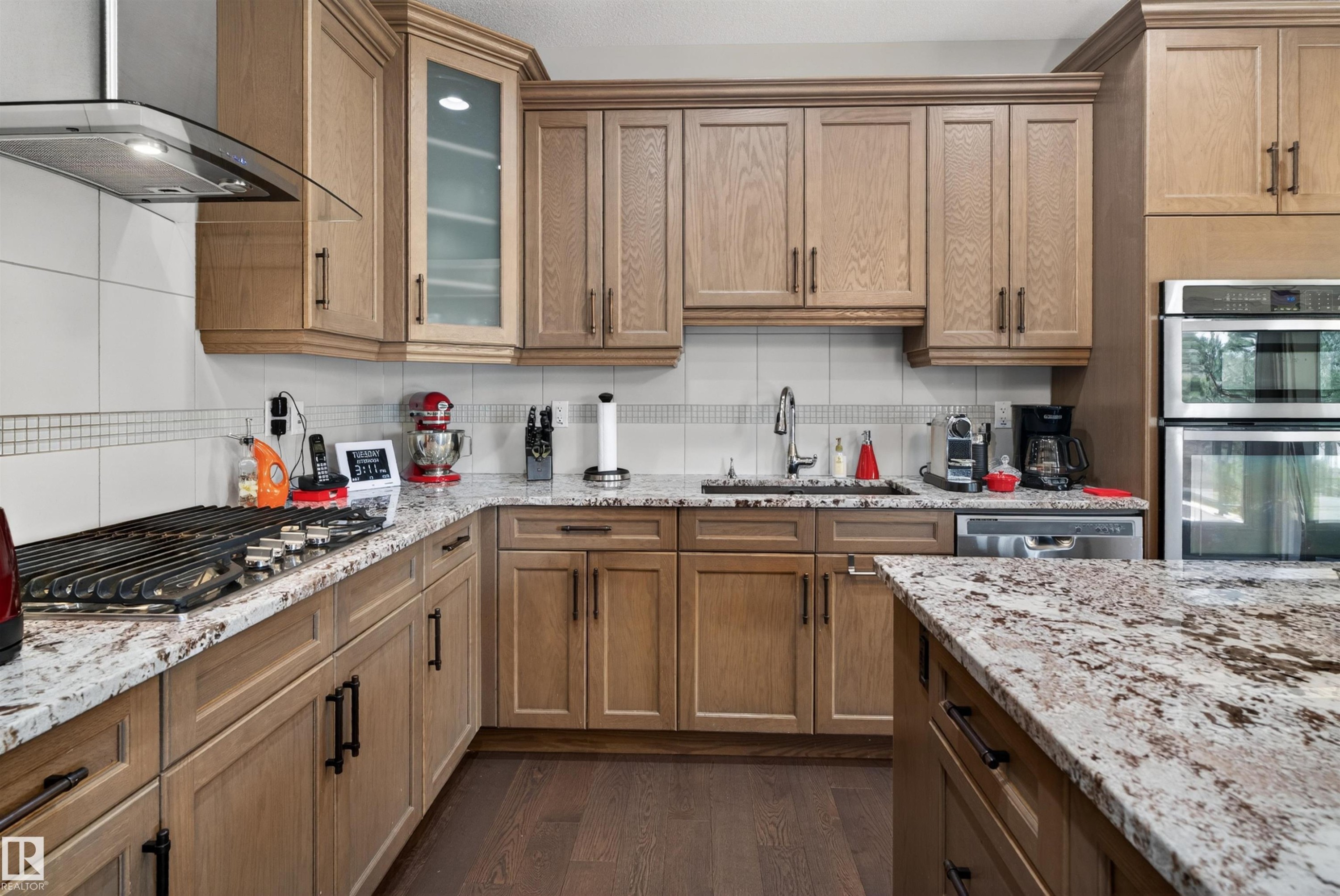 1 1030 Connelly Way, Edmonton, AB - Indoor Photo Showing Kitchen With Upgraded Kitchen