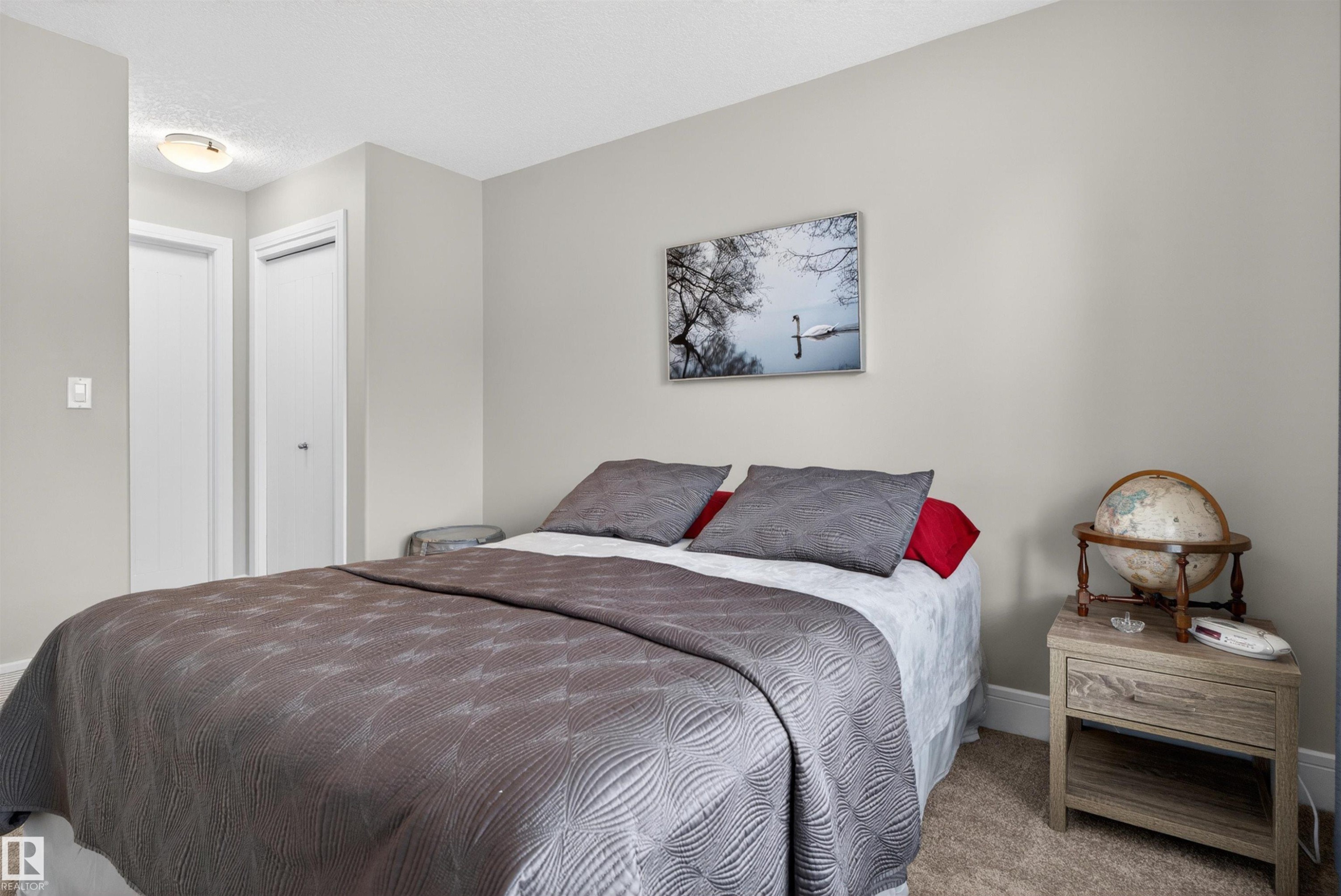 1 1030 Connelly Way, Edmonton, AB - Indoor Photo Showing Bedroom