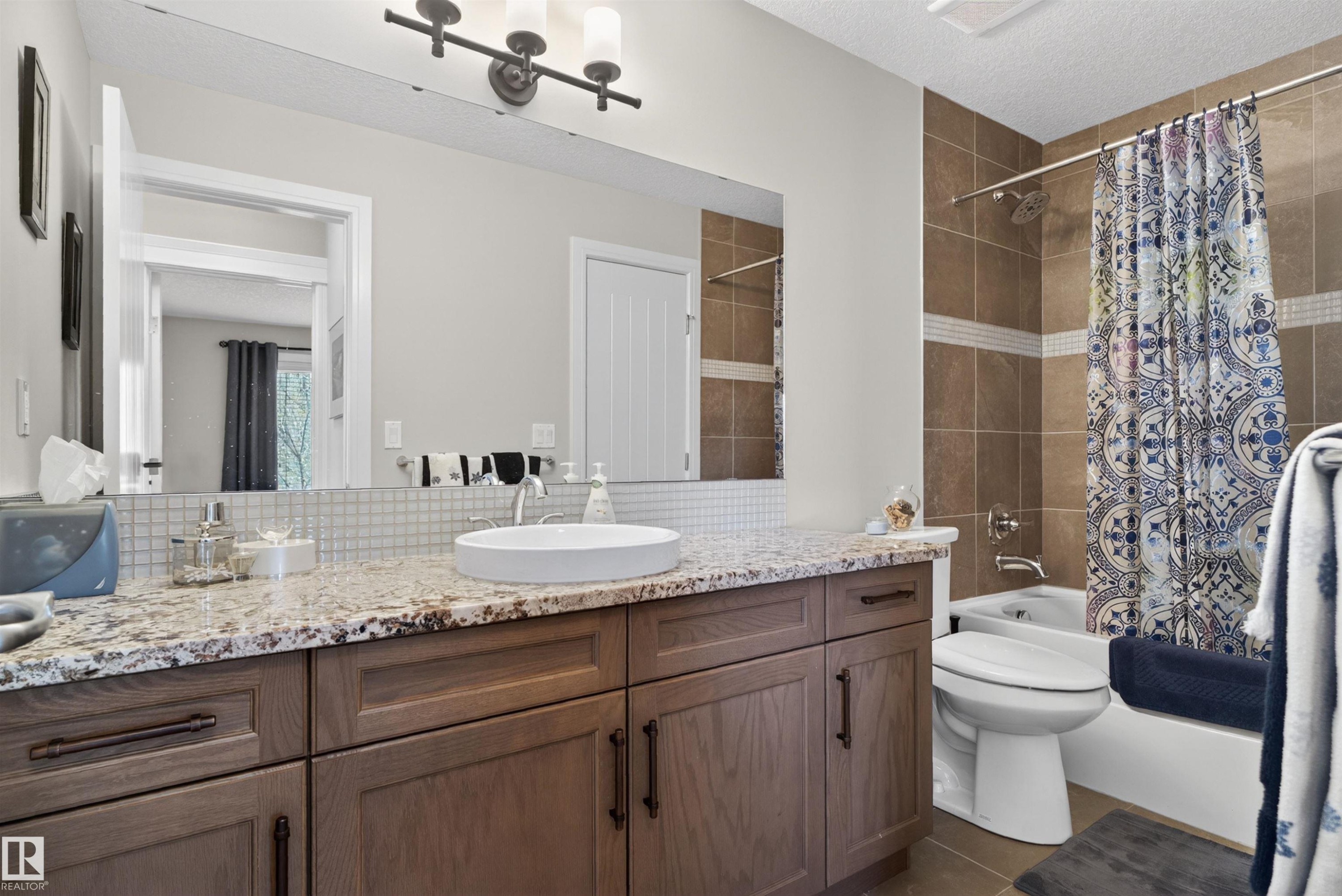 1 1030 Connelly Way, Edmonton, AB - Indoor Photo Showing Bathroom