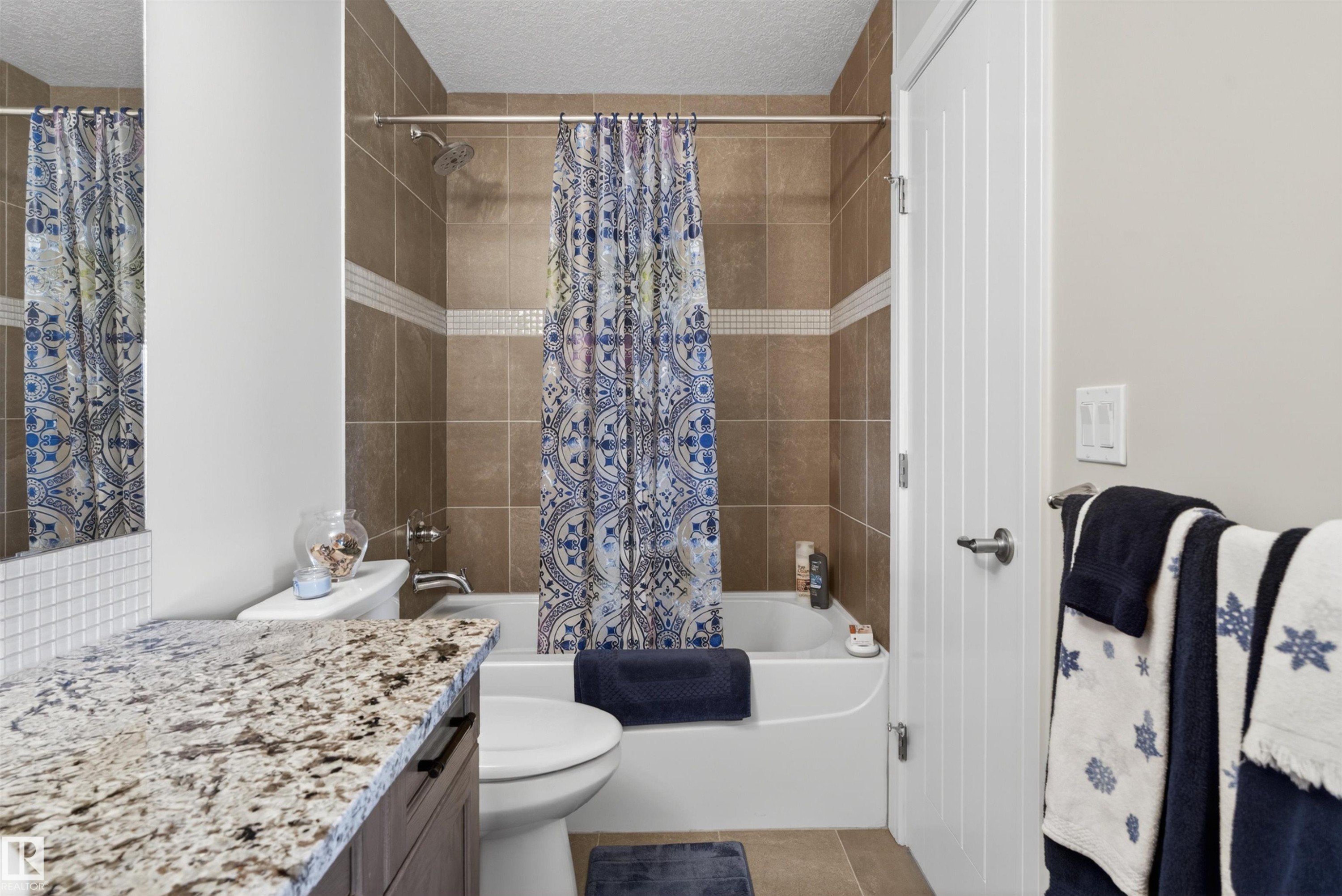 1 1030 Connelly Way, Edmonton, AB - Indoor Photo Showing Bathroom