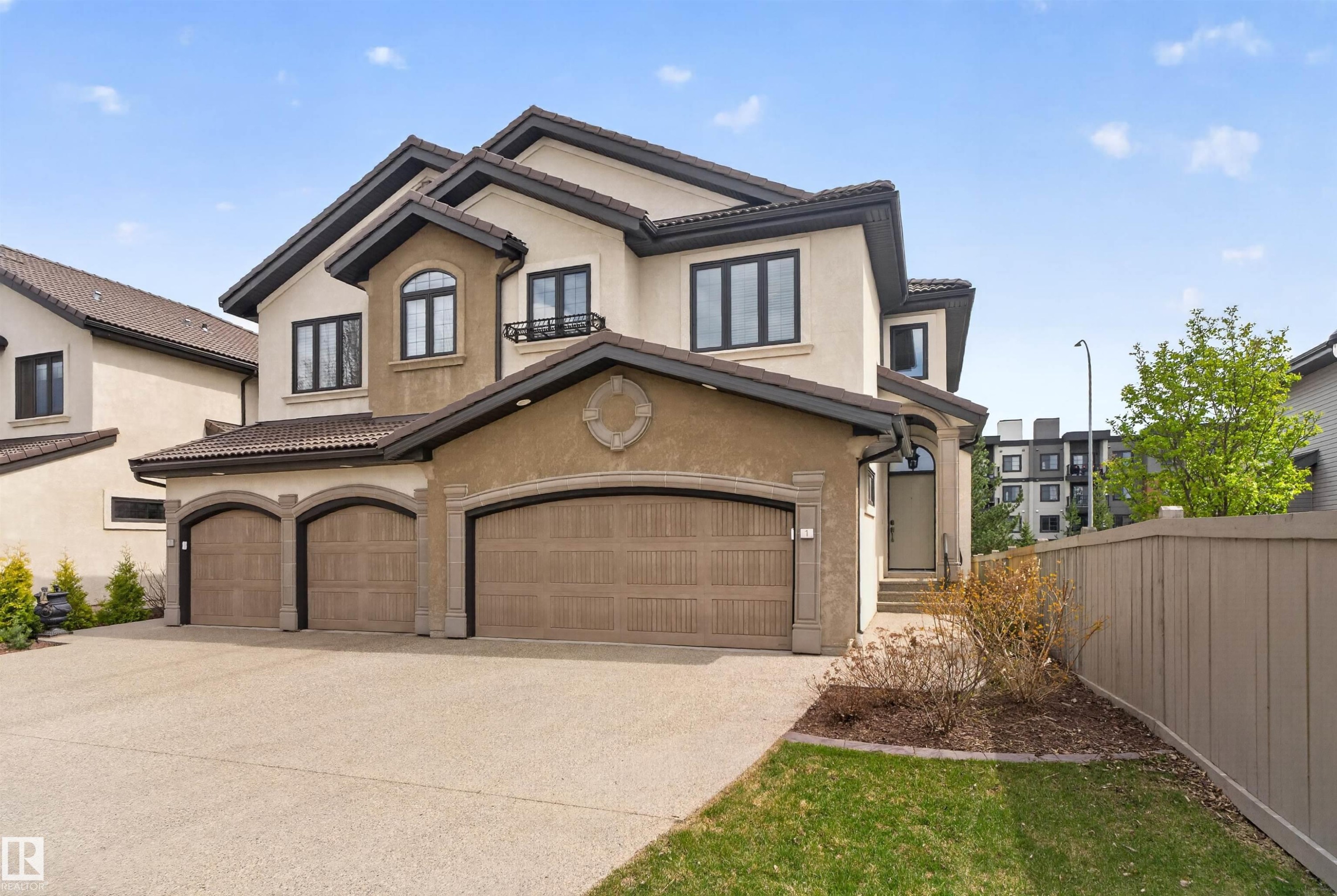 1 1030 Connelly Way, Edmonton, AB - Outdoor