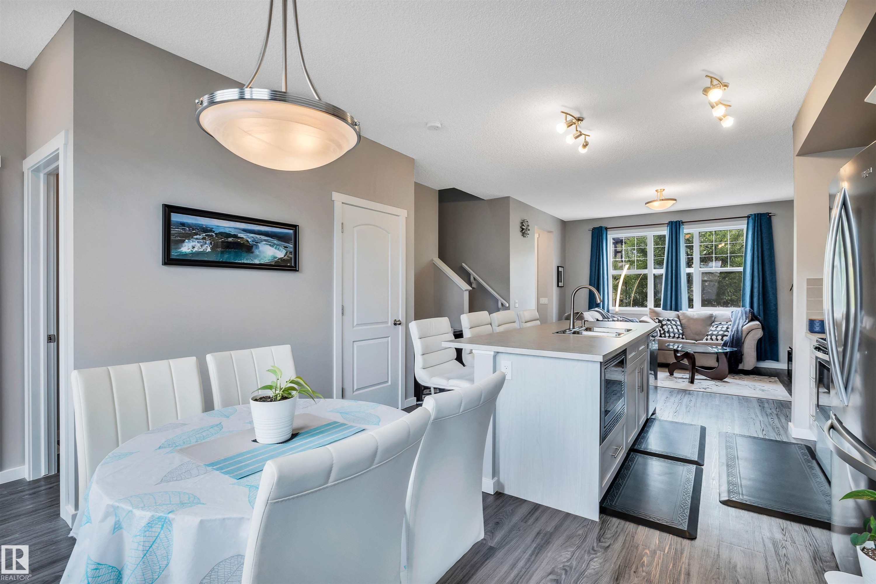 2565 Coughlan Road, Edmonton, AB - Indoor Photo Showing Dining Room