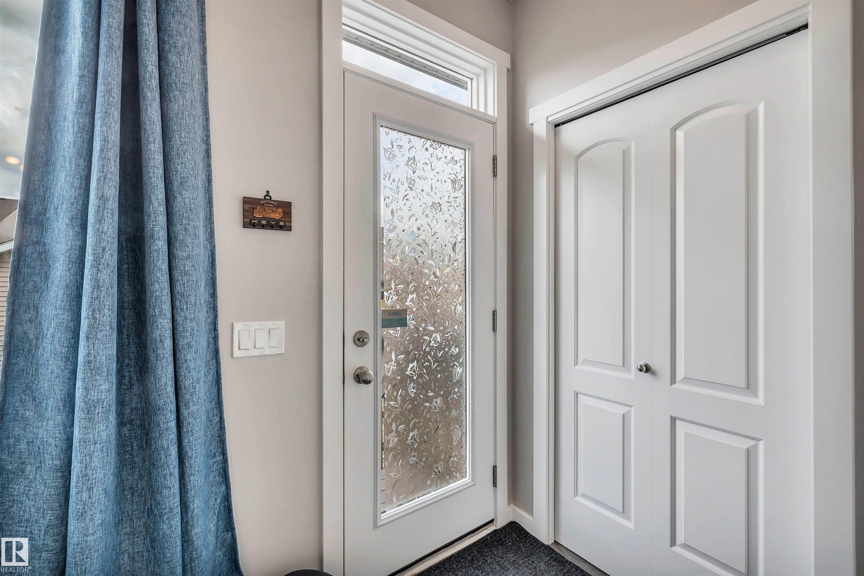 2565 Coughlan Road, Edmonton, AB - Indoor Photo Showing Other Room