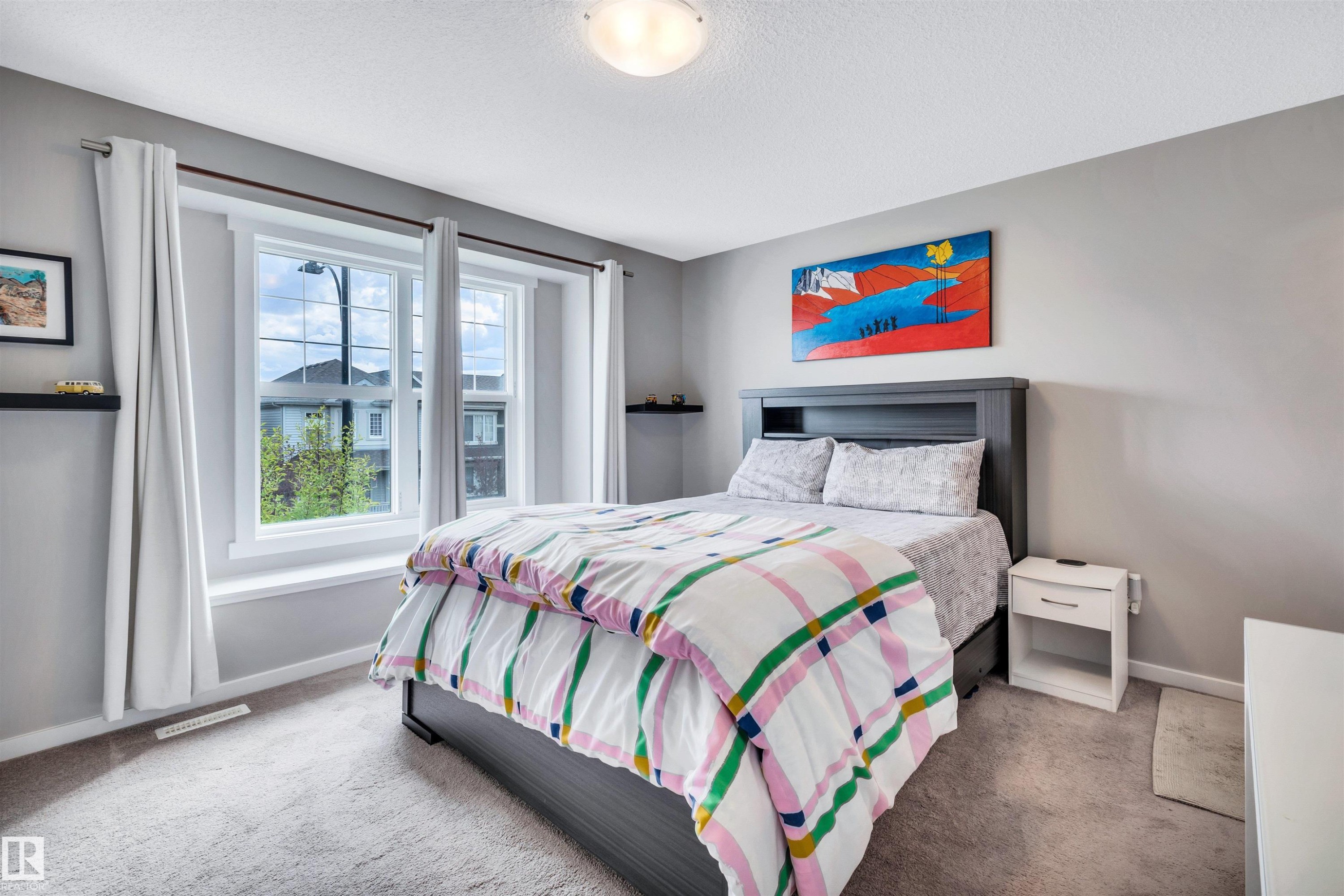2565 Coughlan Road, Edmonton, AB - Indoor Photo Showing Bedroom