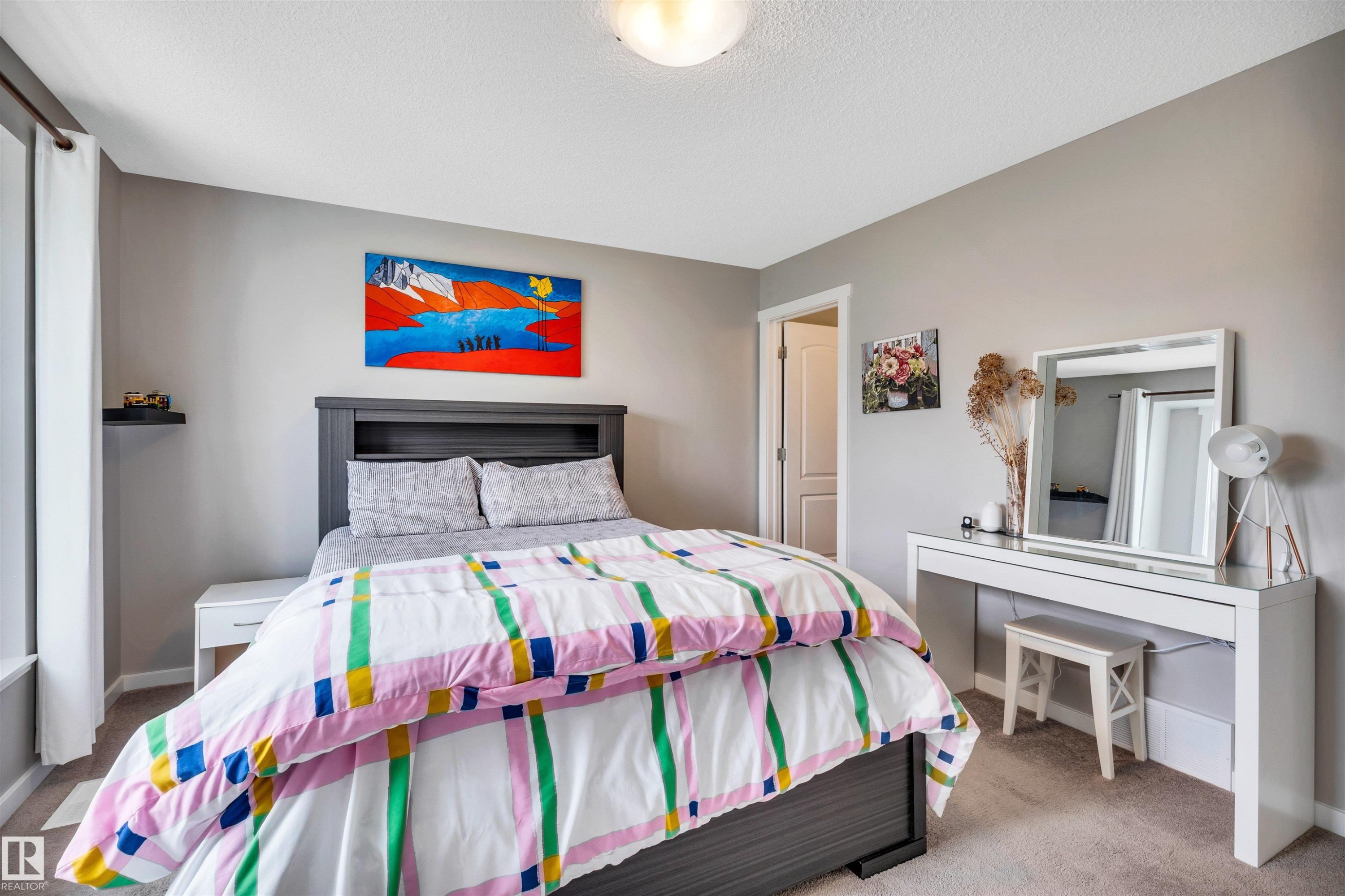 2565 Coughlan Road, Edmonton, AB - Indoor Photo Showing Bedroom