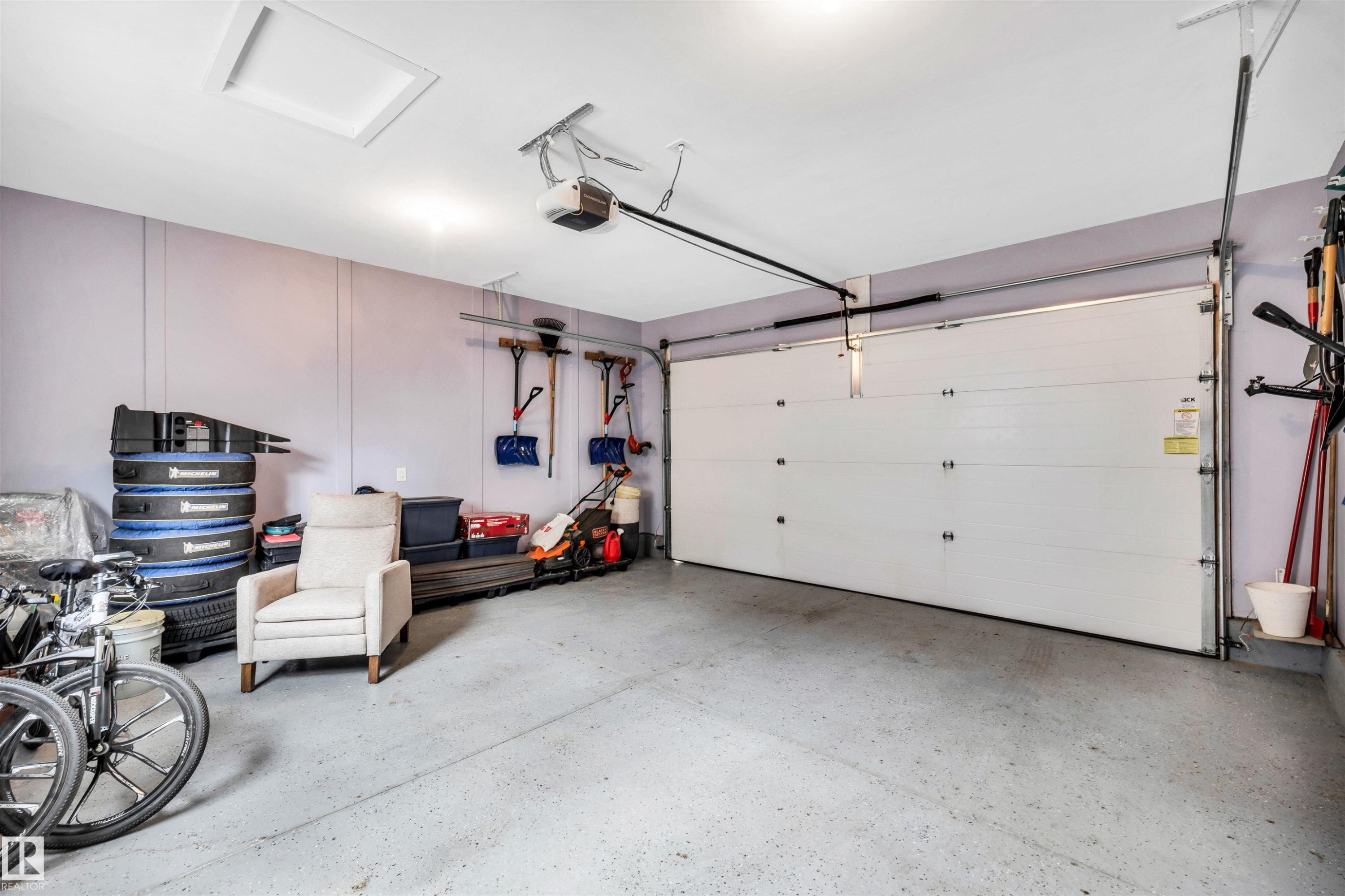 2565 Coughlan Road, Edmonton, AB - Indoor Photo Showing Garage