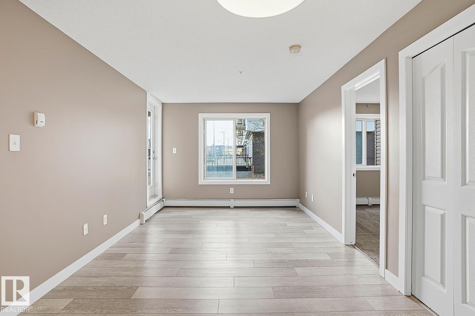 109 11803 22 Avenue, Edmonton, AB - Indoor Photo Showing Other Room