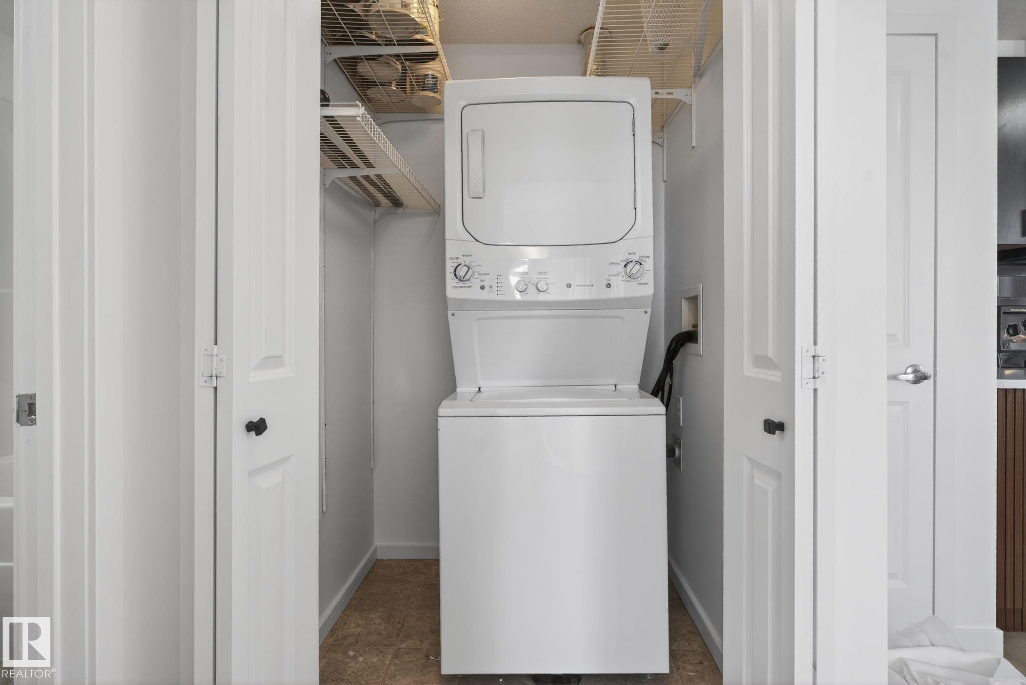 424 504 Albany Way, Edmonton, AB - Indoor Photo Showing Laundry Room
