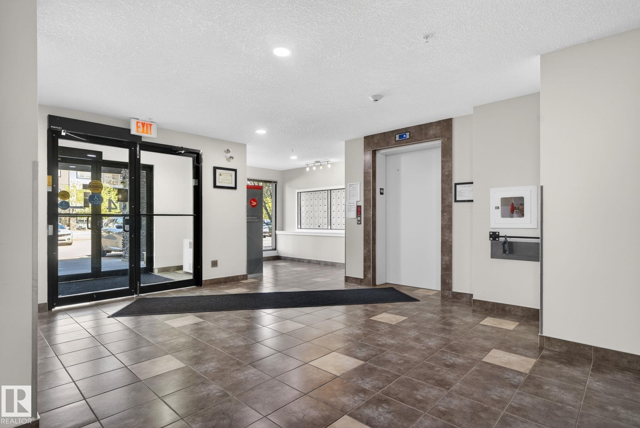 424 504 Albany Way, Edmonton, AB - Indoor Photo Showing Other Room
