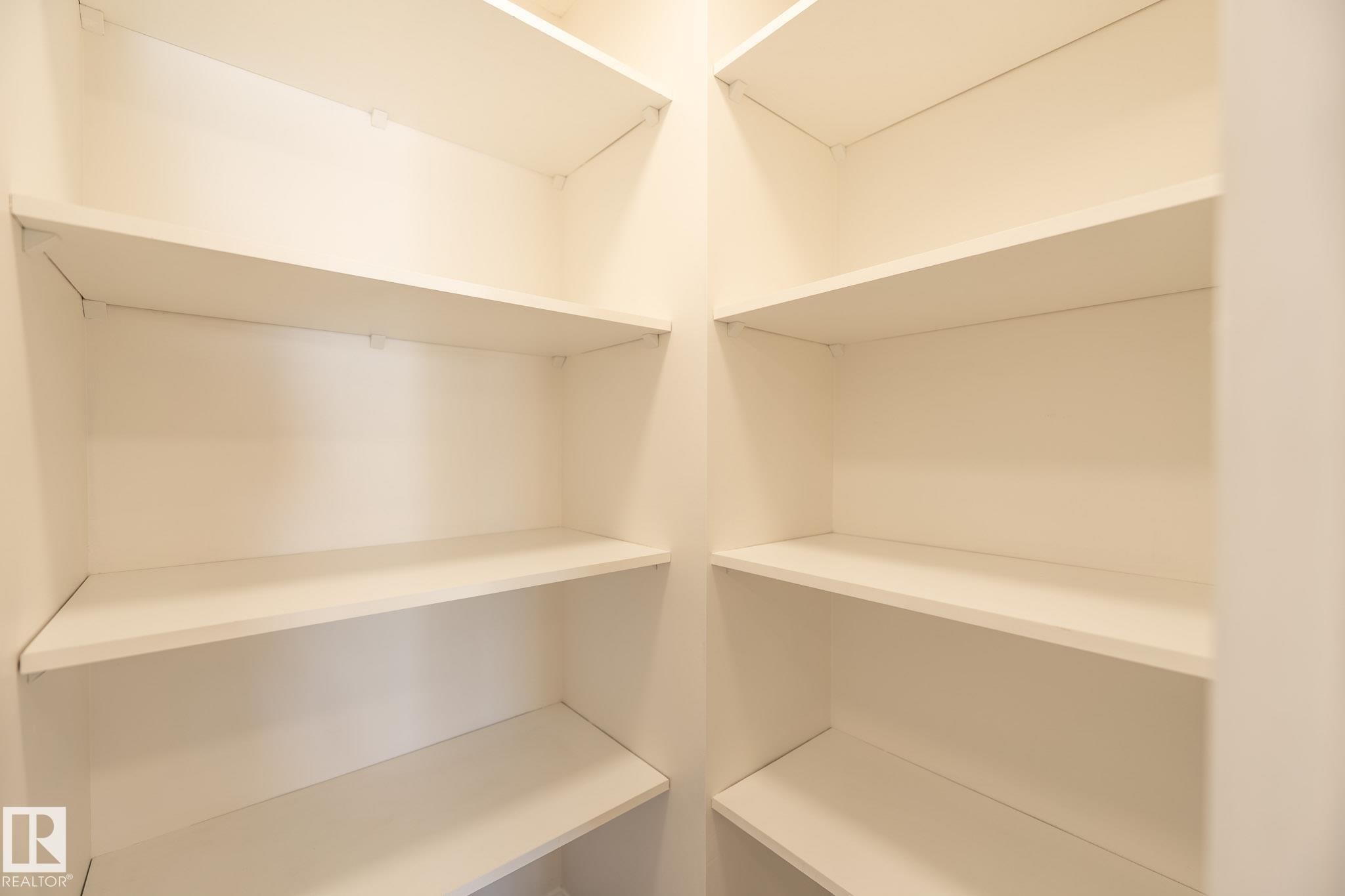2928 25 Street, Edmonton, AB - Indoor With Storage