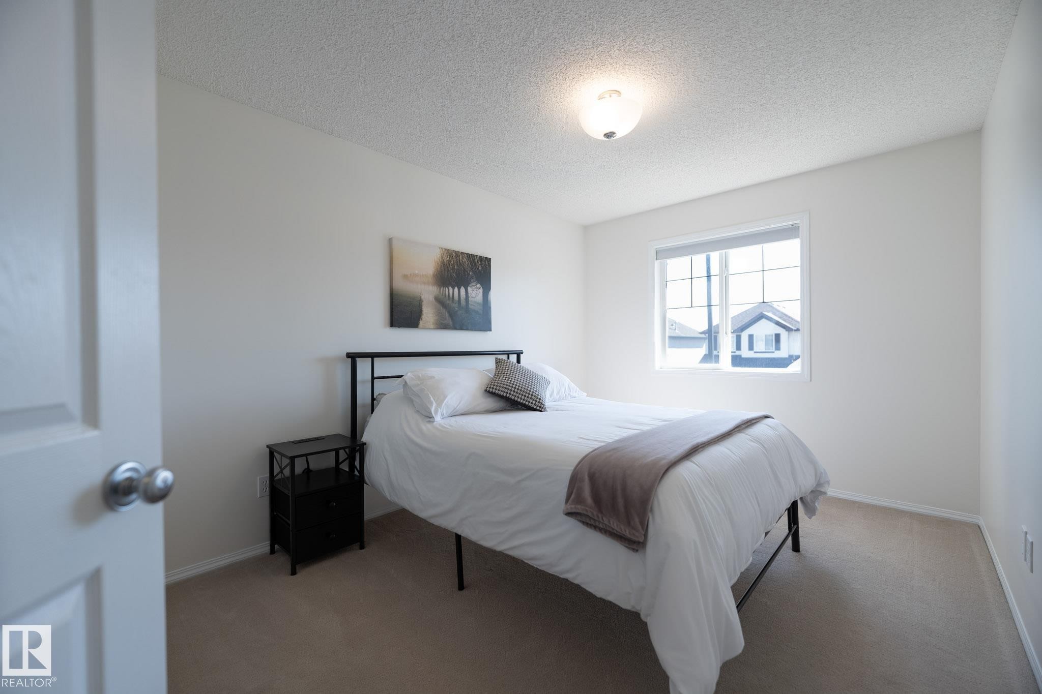 2928 25 Street, Edmonton, AB - Indoor Photo Showing Bedroom