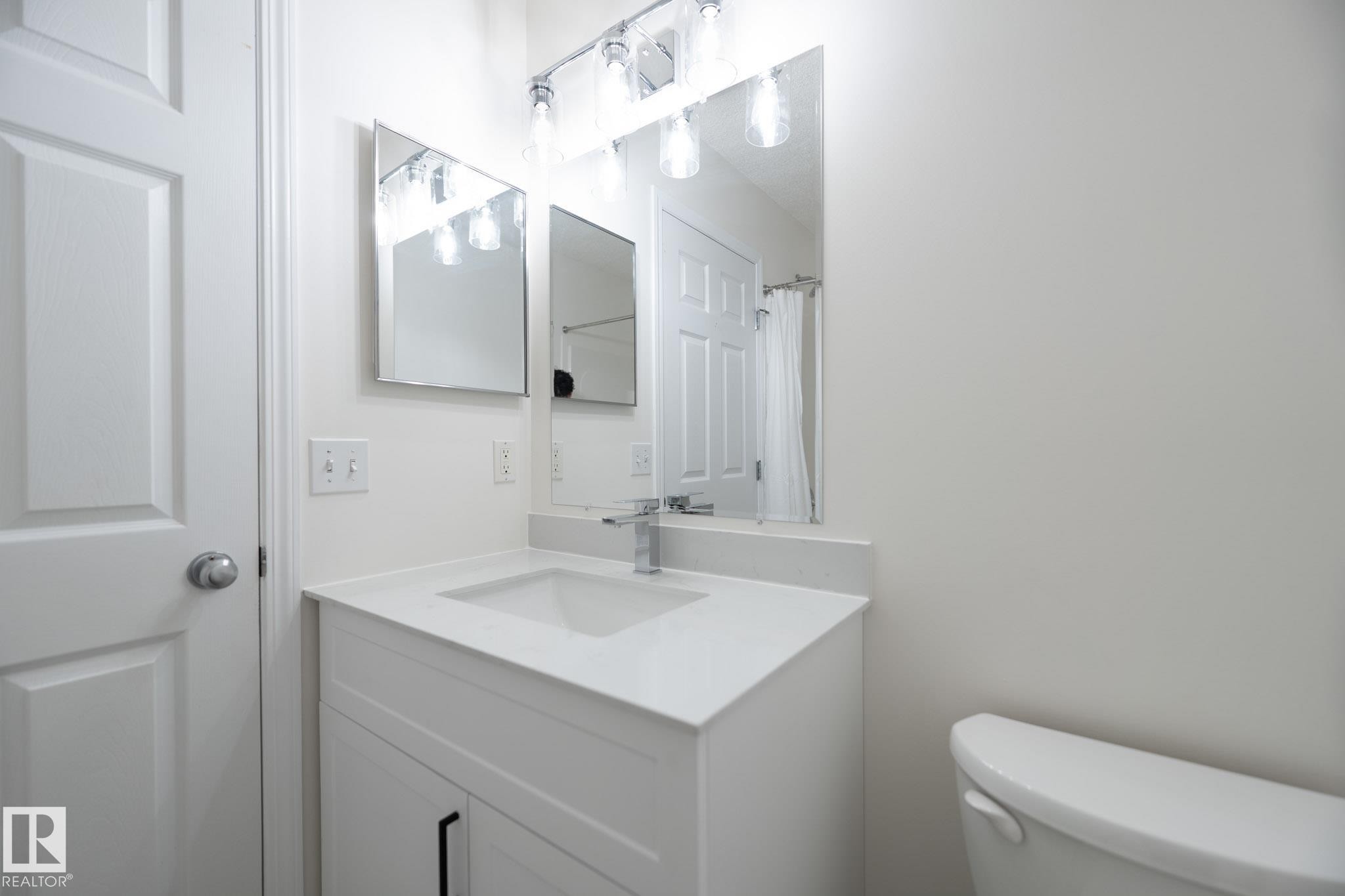 2928 25 Street, Edmonton, AB - Indoor Photo Showing Bathroom