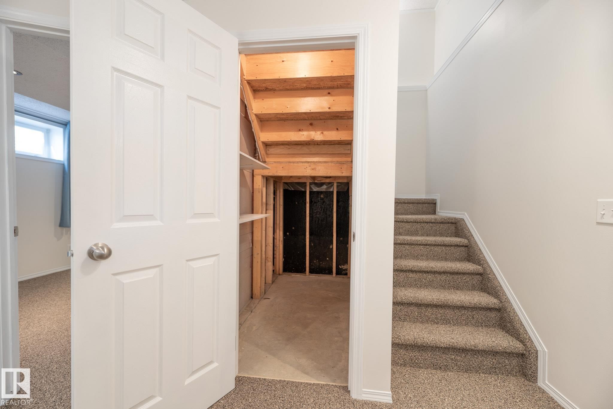 2928 25 Street, Edmonton, AB - Indoor Photo Showing Other Room